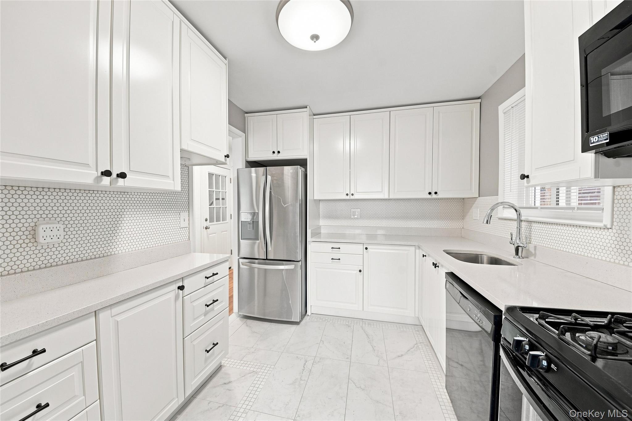 Single Family Fowler Avenue Bronx, NY 10462, MLS-1036516-4