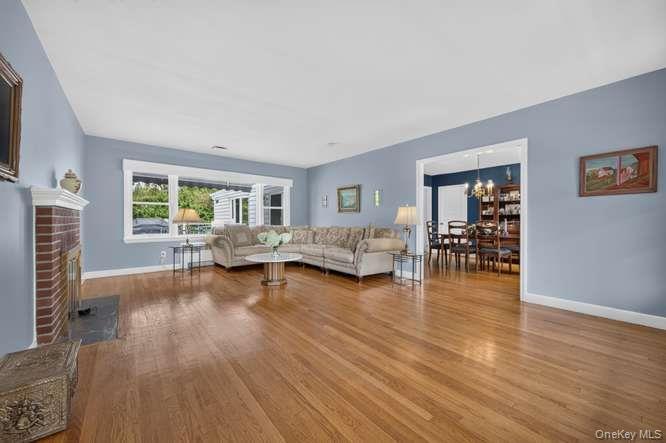 Single Family Woodleaf Court Suffolk County, NY 11724, MLS-1036519-5