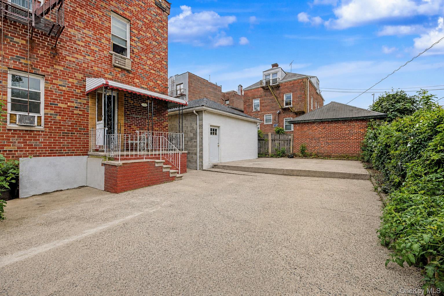 Single Family Bogart Avenue  Bronx, NY 10462, MLS-1036528-17