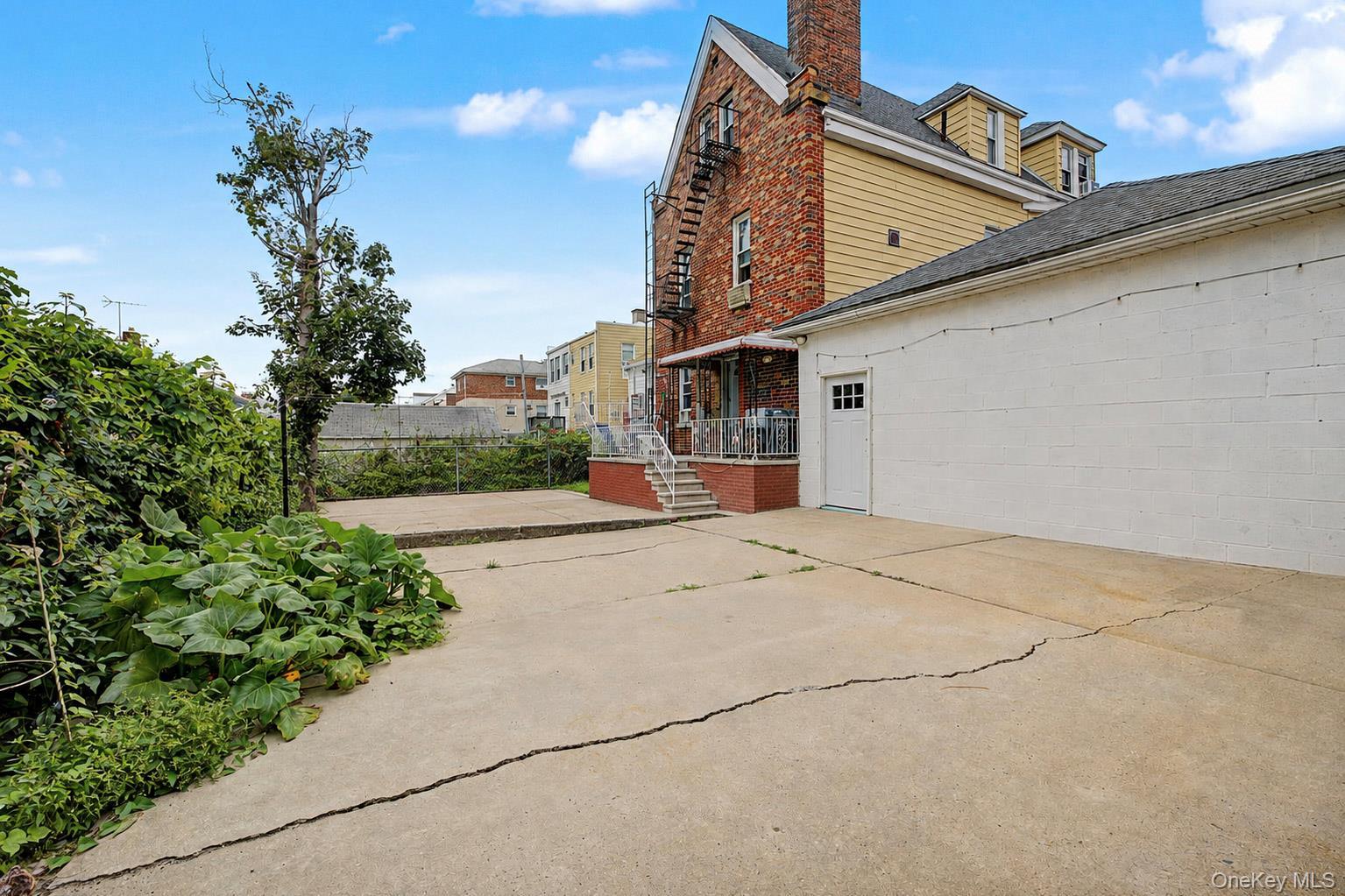 Single Family Bogart Avenue  Bronx, NY 10462, MLS-1036528-18