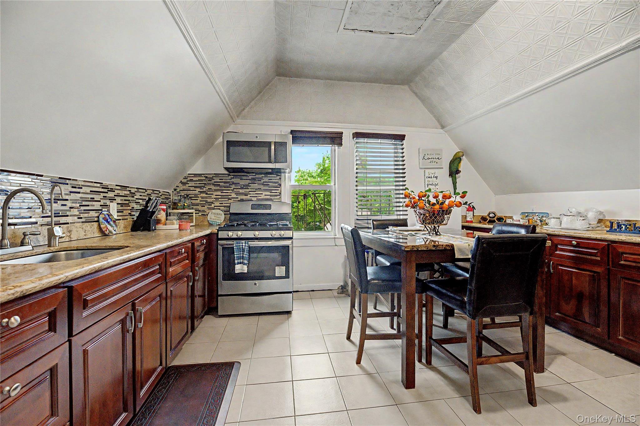 Single Family Bogart Avenue  Bronx, NY 10462, MLS-1036528-7