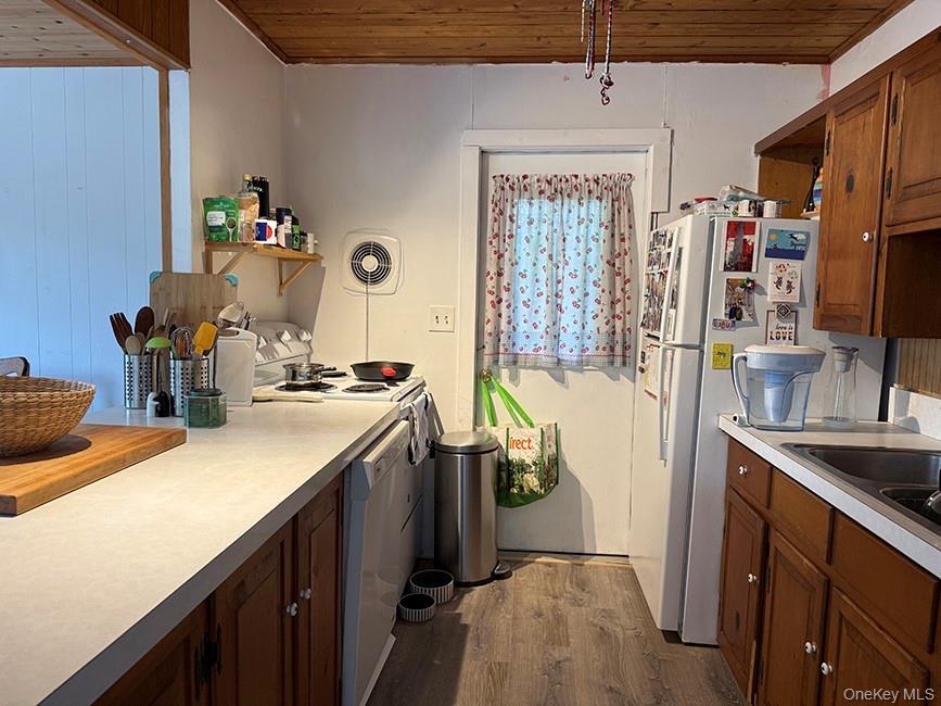 Single Family Surf Suffolk County, NY 11782, MLS-1036541-5