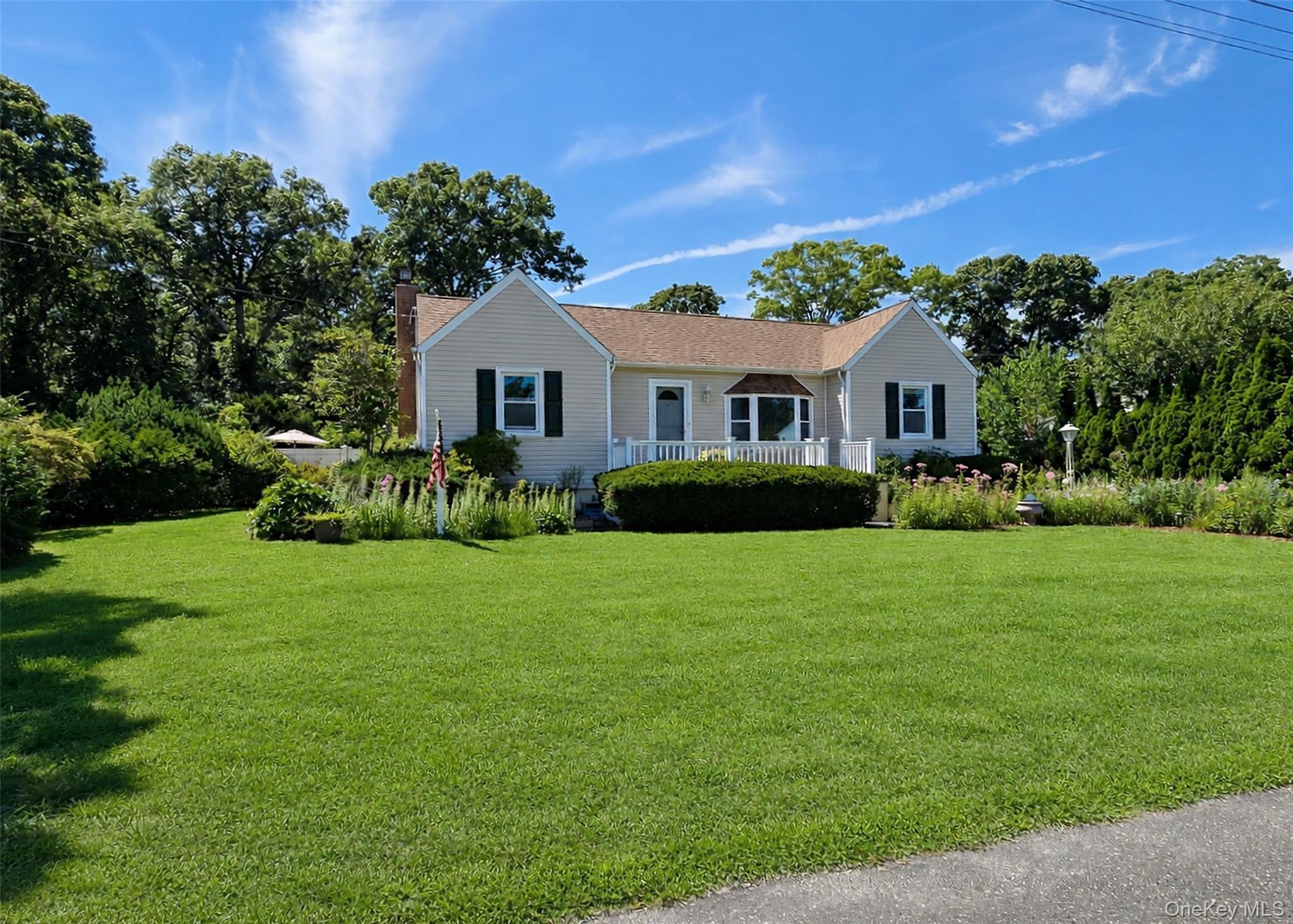 Single Family Magnolia Drive Suffolk County, NY 11784, MLS-1036543-2