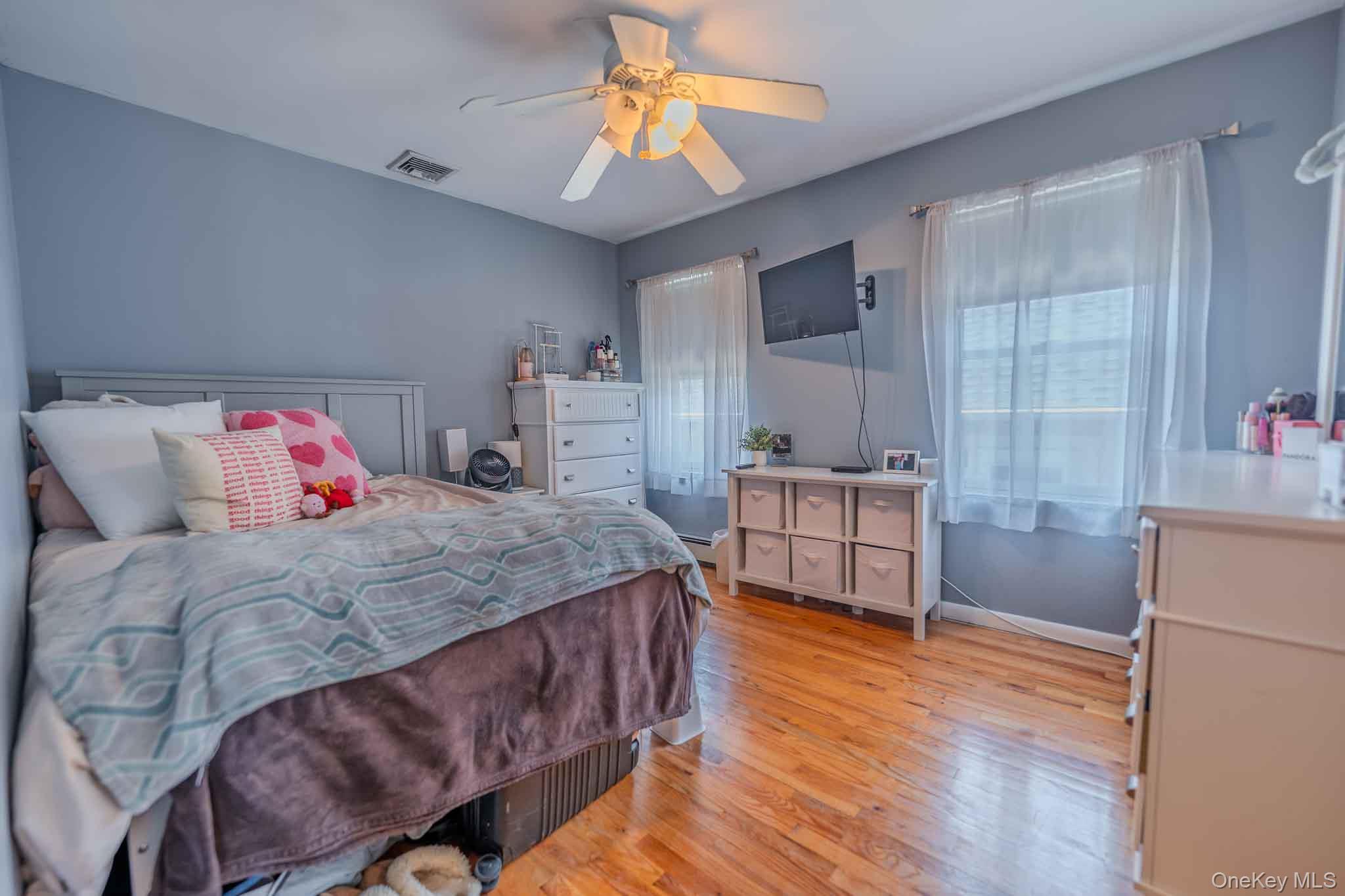 Single Family Louisiana Street  Nassau County, NY 11561, MLS-1036557-22
