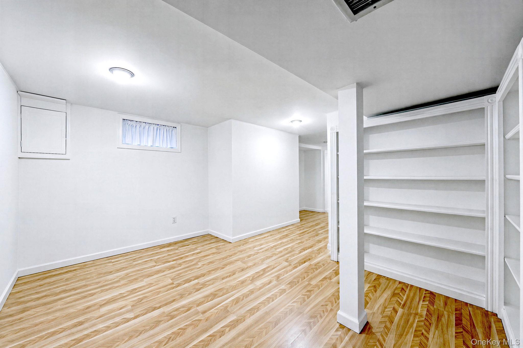 Single Family Vine Street Suffolk County, NY 11946, MLS-1036558-12