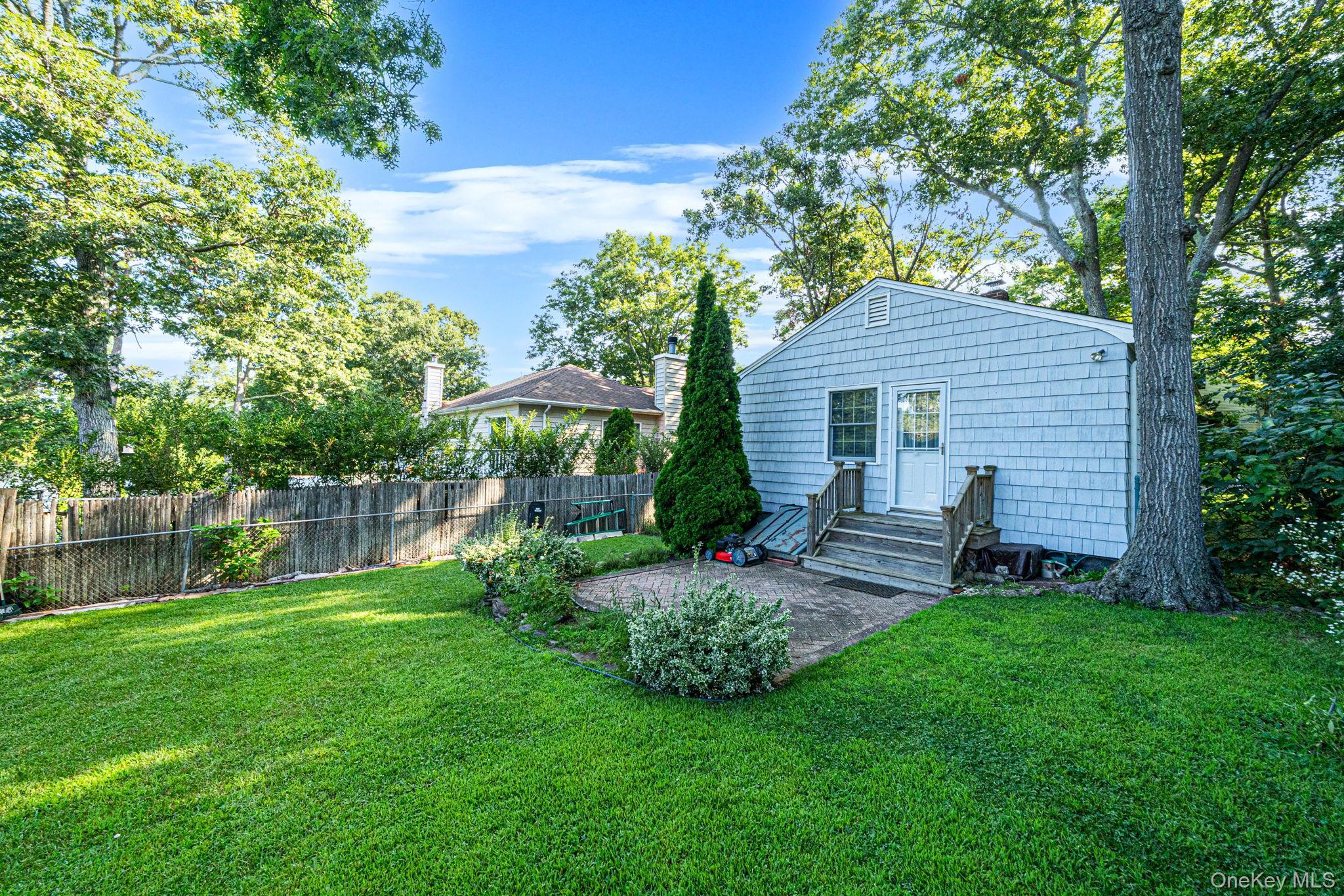 Single Family Vine Street Suffolk County, NY 11946, MLS-1036558-21