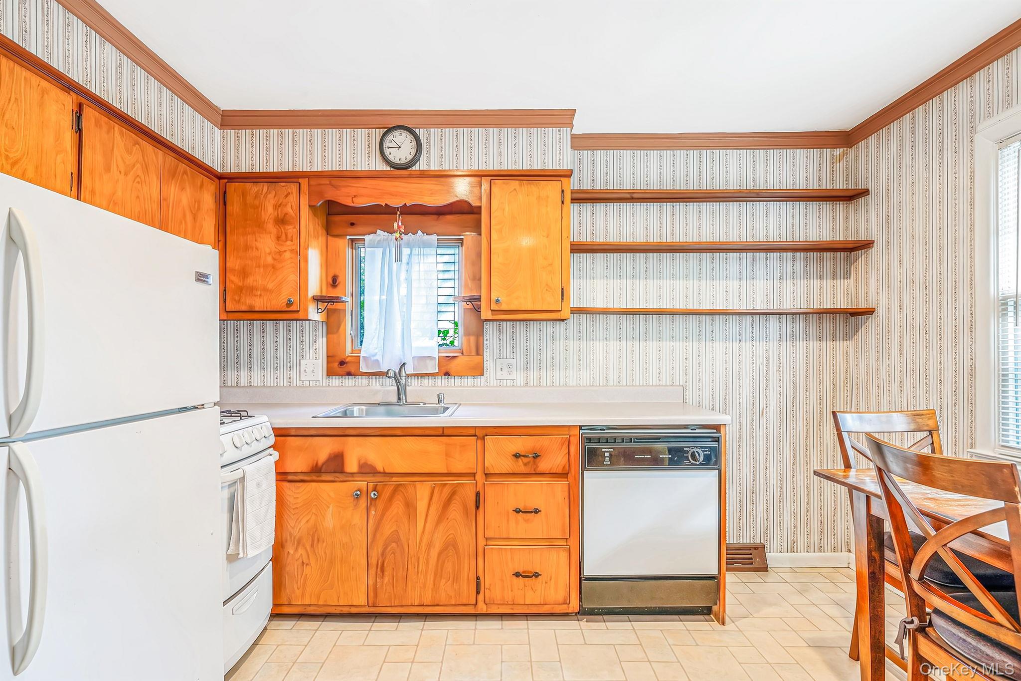 Single Family Vine Street Suffolk County, NY 11946, MLS-1036558-5