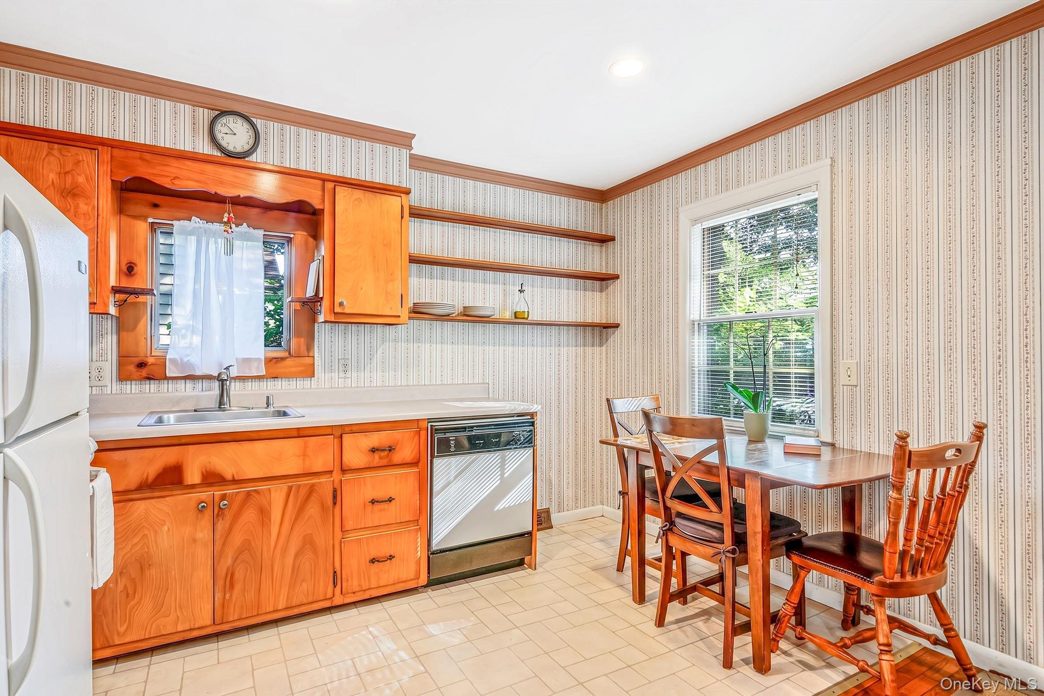 Single Family Vine Street Suffolk County, NY 11946, MLS-1036558-6