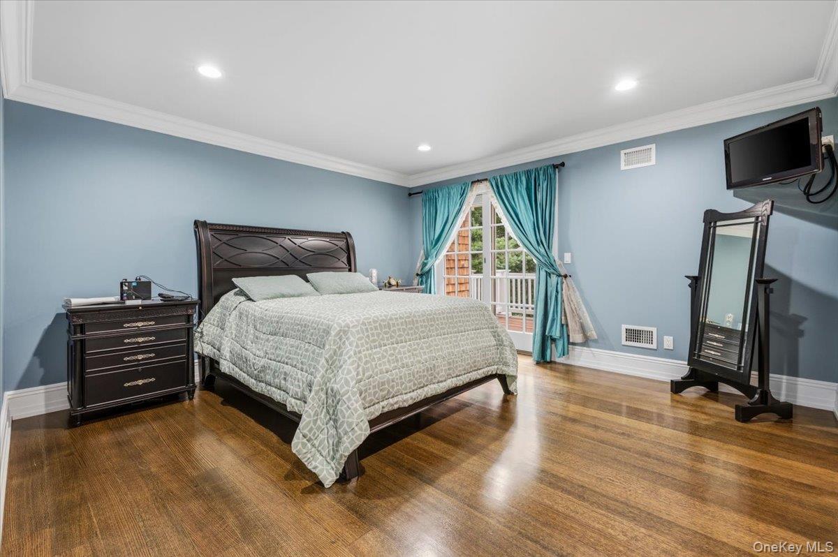 Single Family N Country Road  Suffolk County, NY 11792, MLS-1036567-27