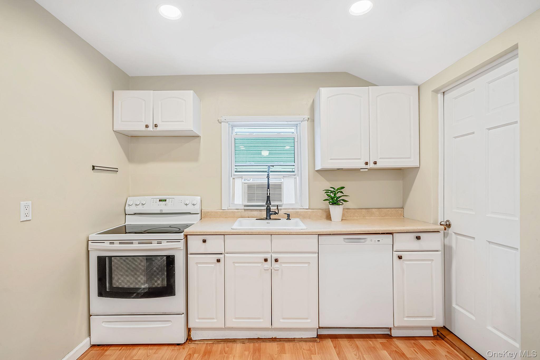 Single Family Woodycrest Drive  Suffolk County, NY 11738, MLS-1036569-9