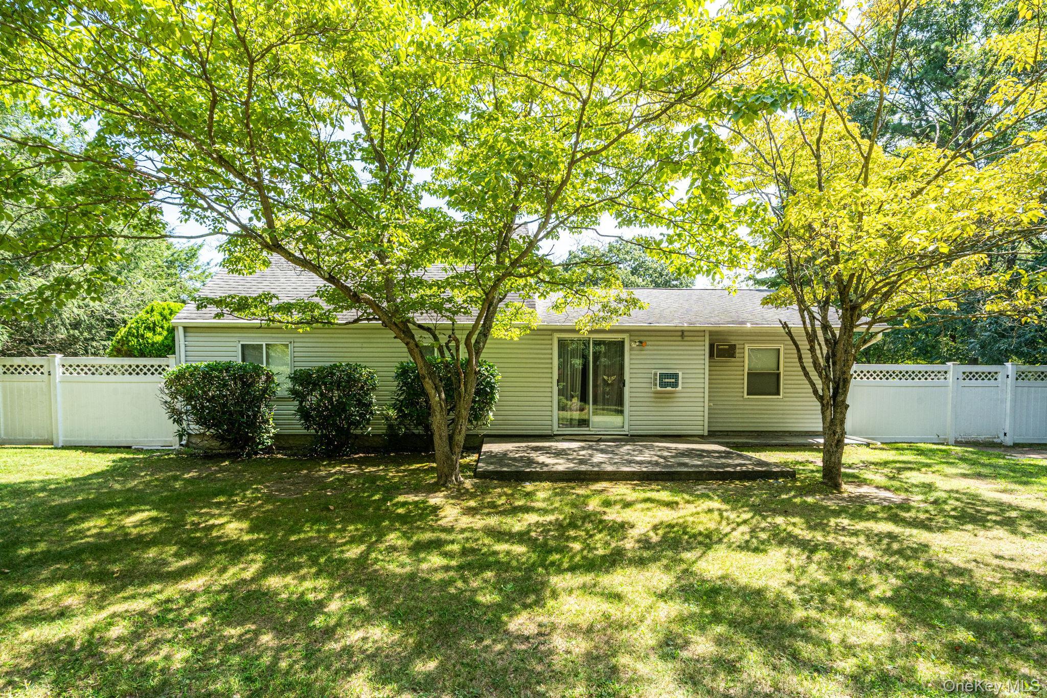 Single Family Sipp Avenue  Suffolk County, NY 11763, MLS-1036570-28