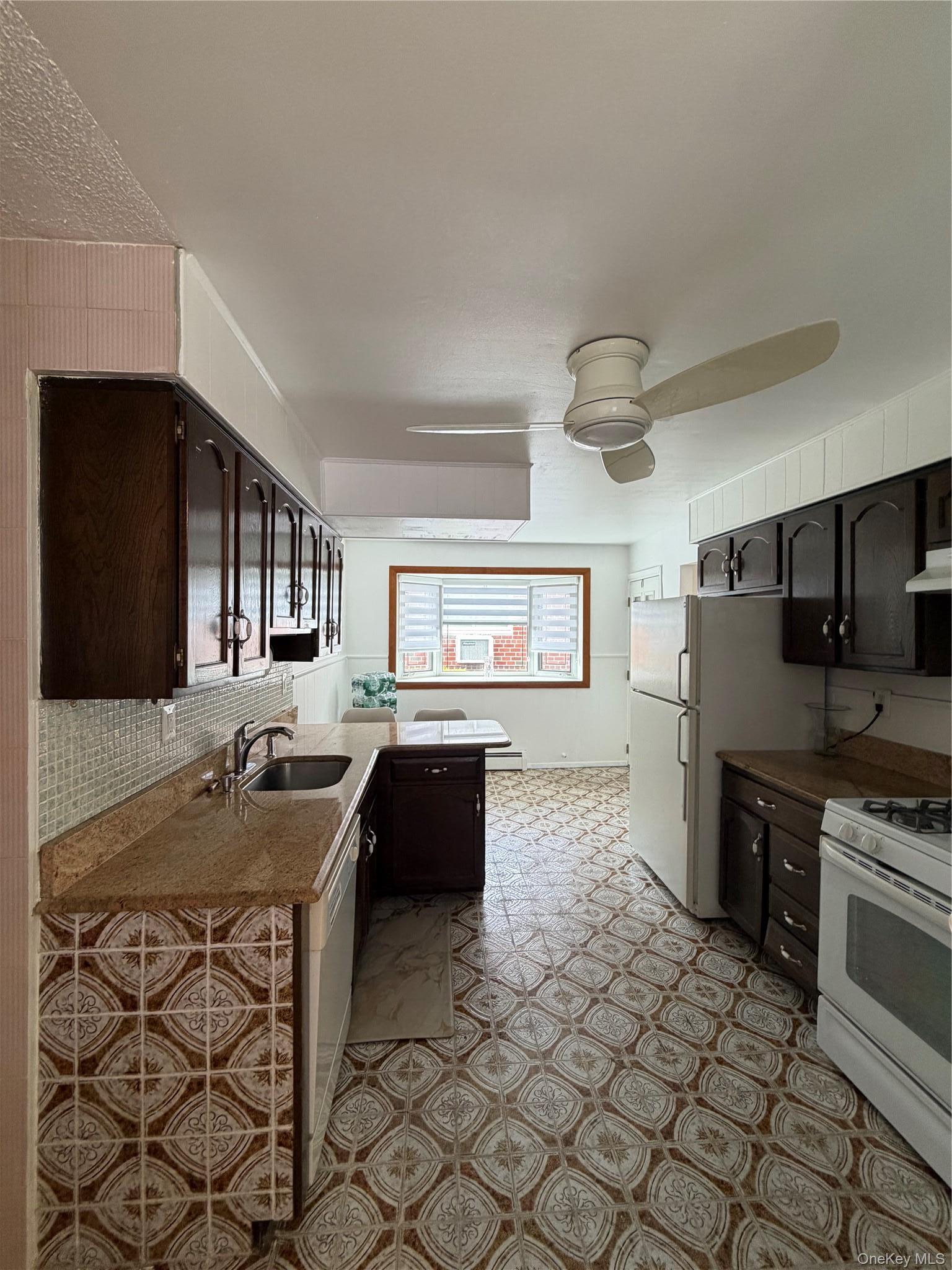 Single Family 140th Avenue Queens, NY 11413, MLS-1036575-15