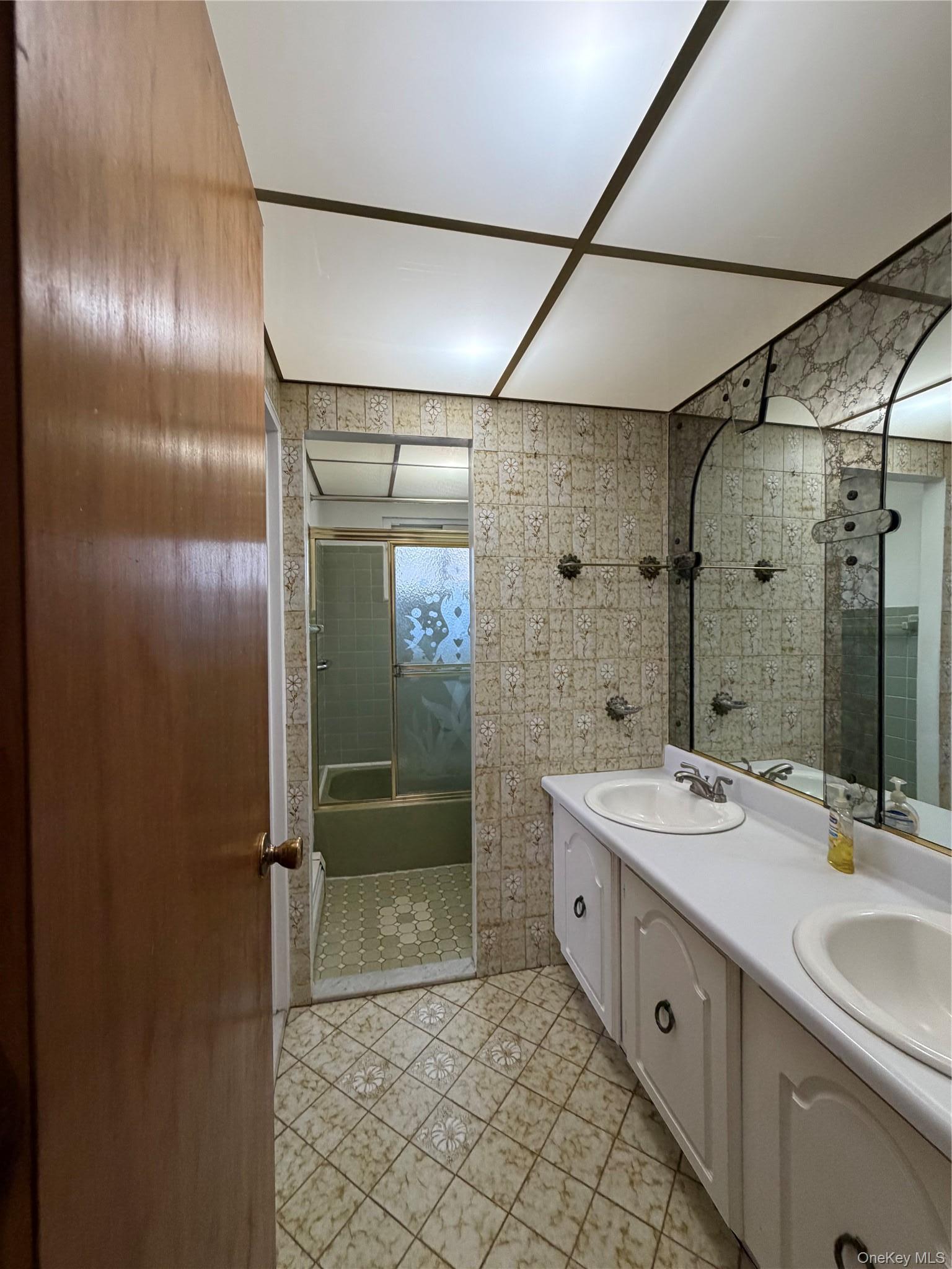 Single Family 140th Avenue Queens, NY 11413, MLS-1036575-18