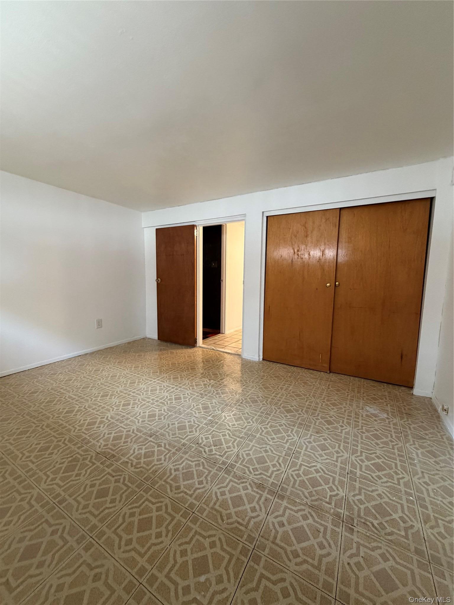 Single Family 140th Avenue Queens, NY 11413, MLS-1036575-23