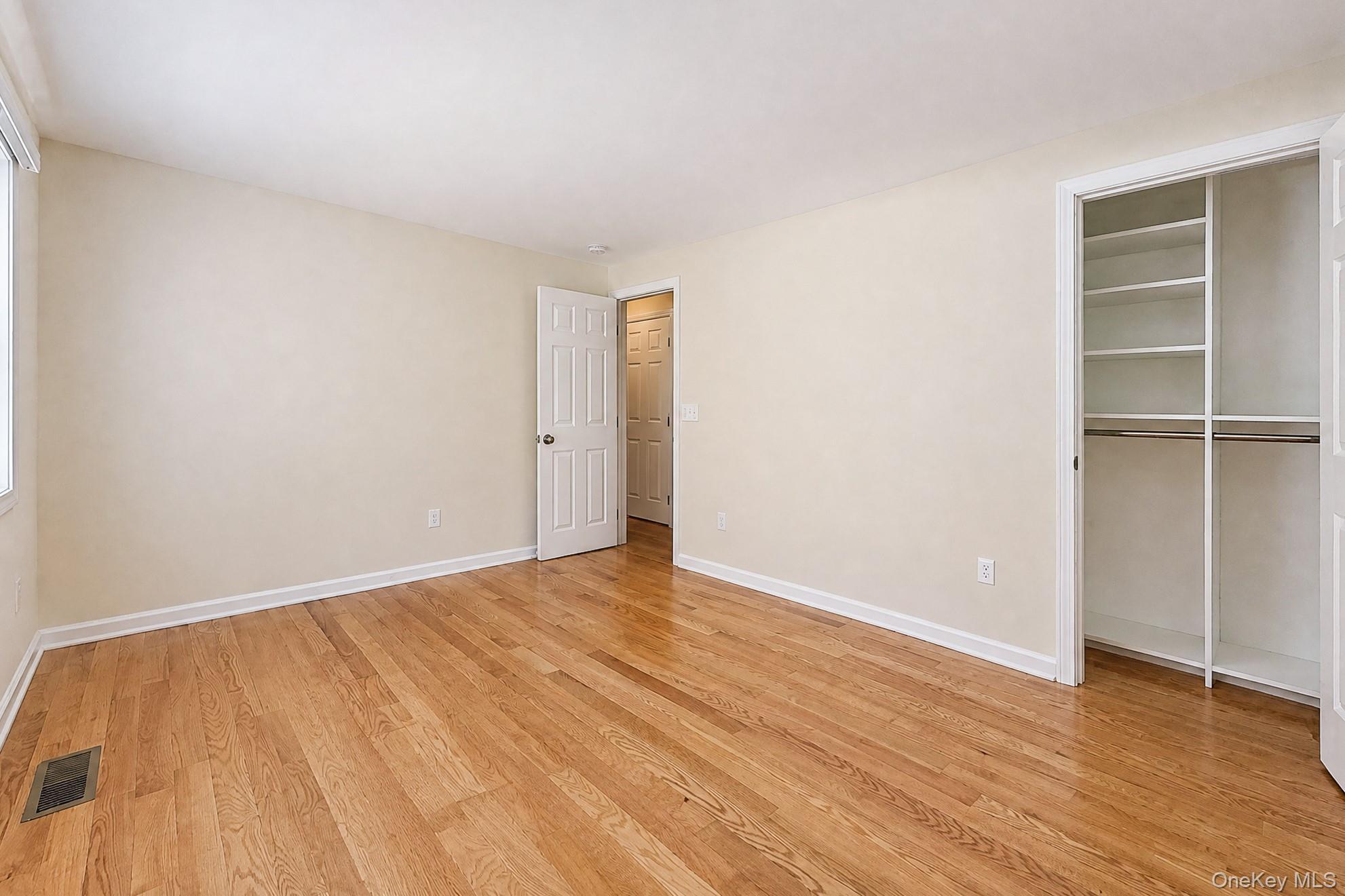 Single Family Sunset New Fairfield, Ct Trail Out Of Area, NY 06812, MLS-1036580-21