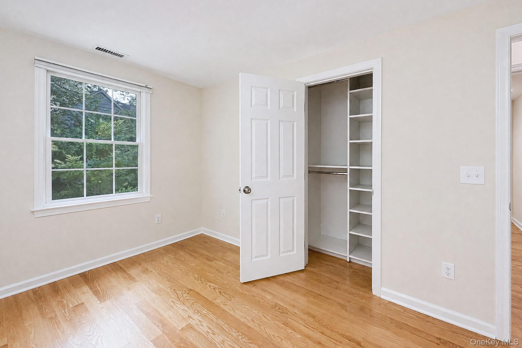 Single Family Sunset New Fairfield, Ct Trail Out Of Area, NY 06812, MLS-1036580-24