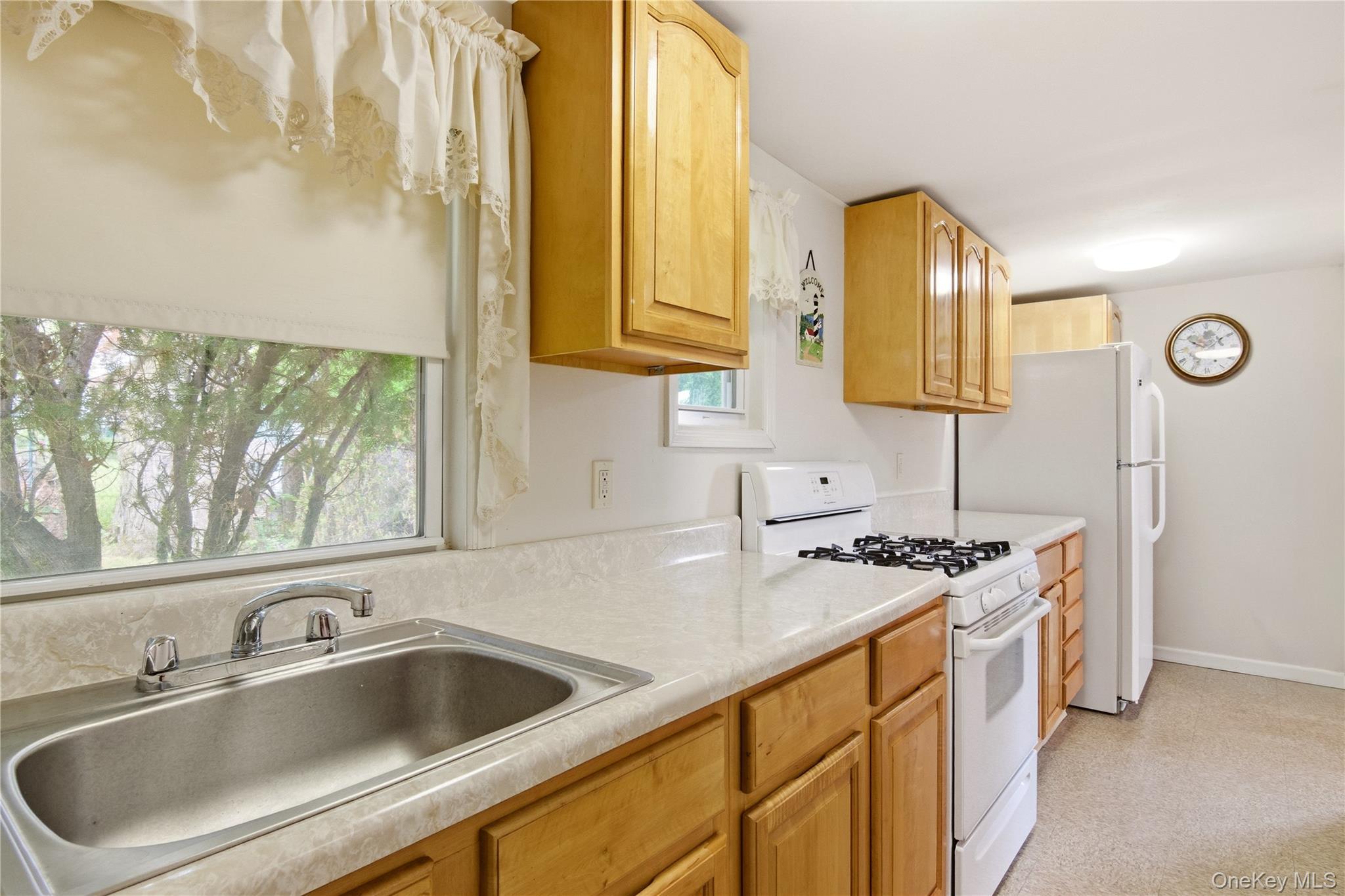 Single Family Soundview Drive  Suffolk County, NY 11778, MLS-1036593-33