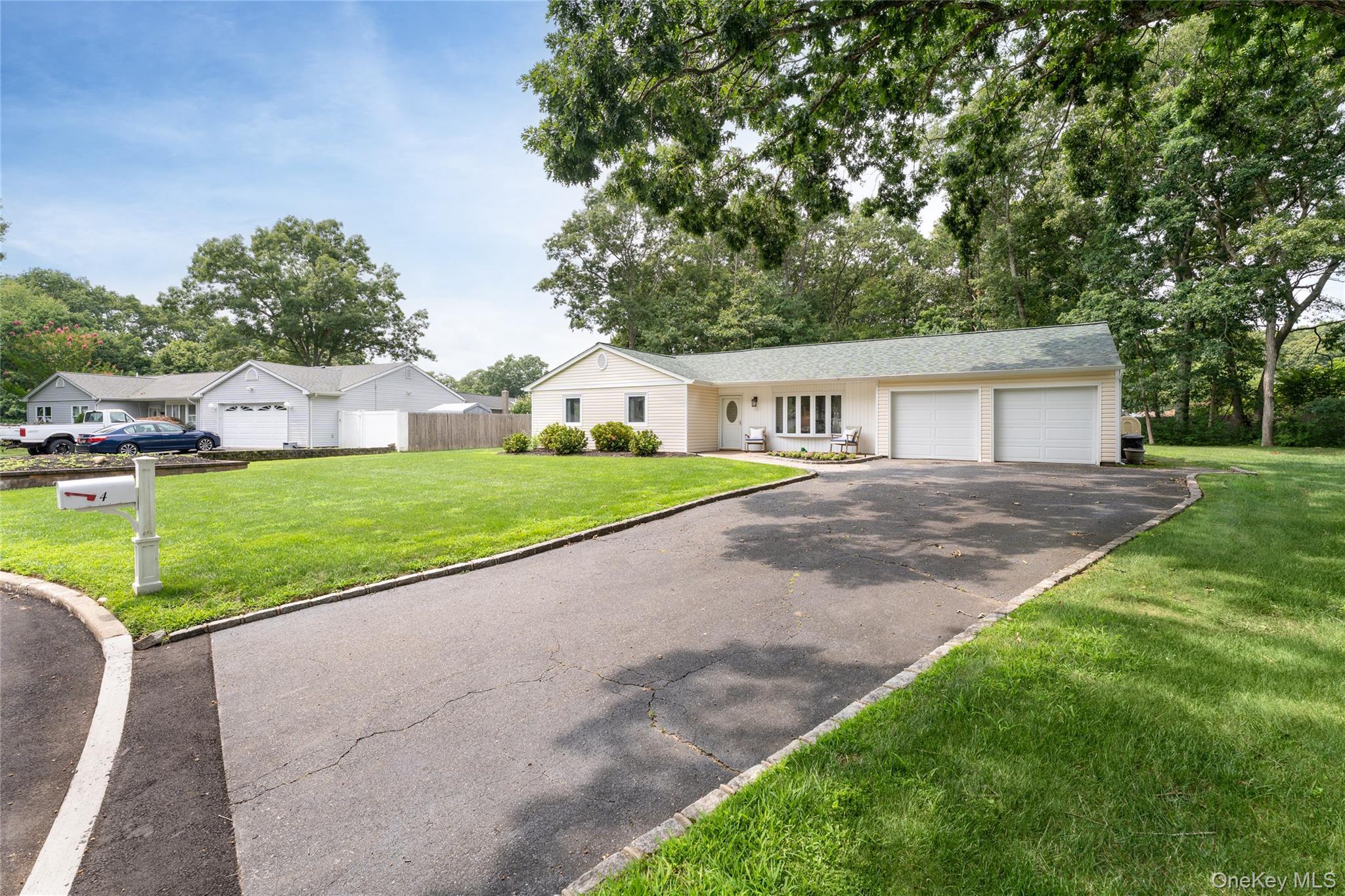 Single Family Shelley Court Suffolk County, NY 11953, MLS-1036634-18