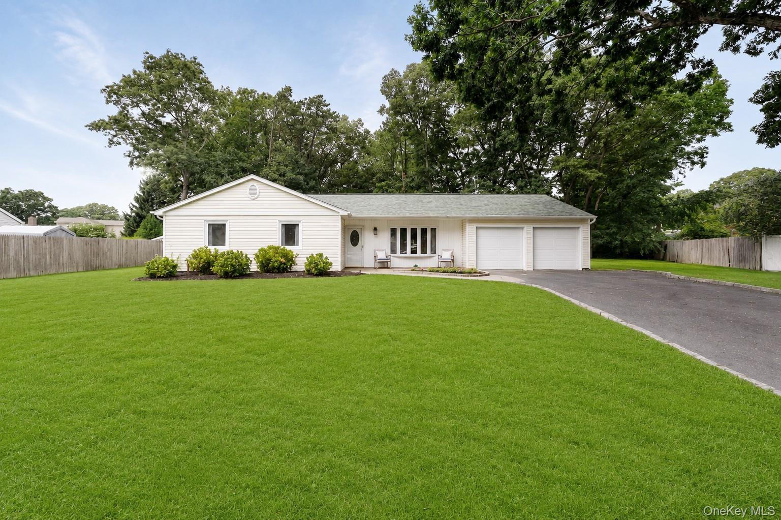 Single Family Shelley Court  Suffolk County, NY 11953, MLS-1036634-28