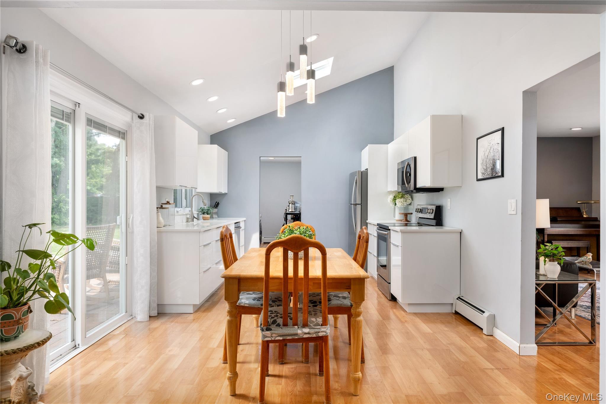 Single Family Shelley Court Suffolk County, NY 11953, MLS-1036634-4
