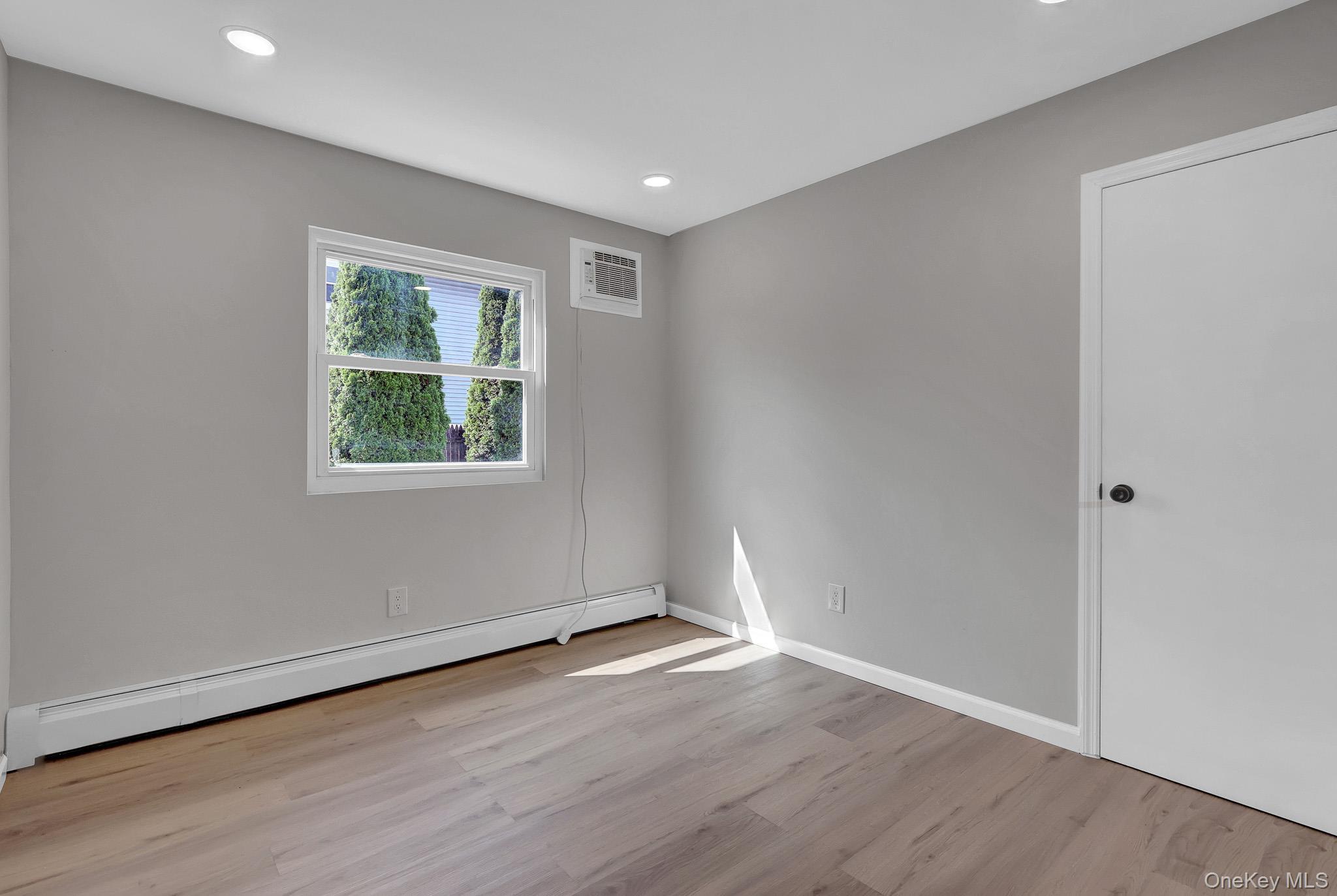 Single Family Ferraris Suffolk County, NY 11726, MLS-1036658-16