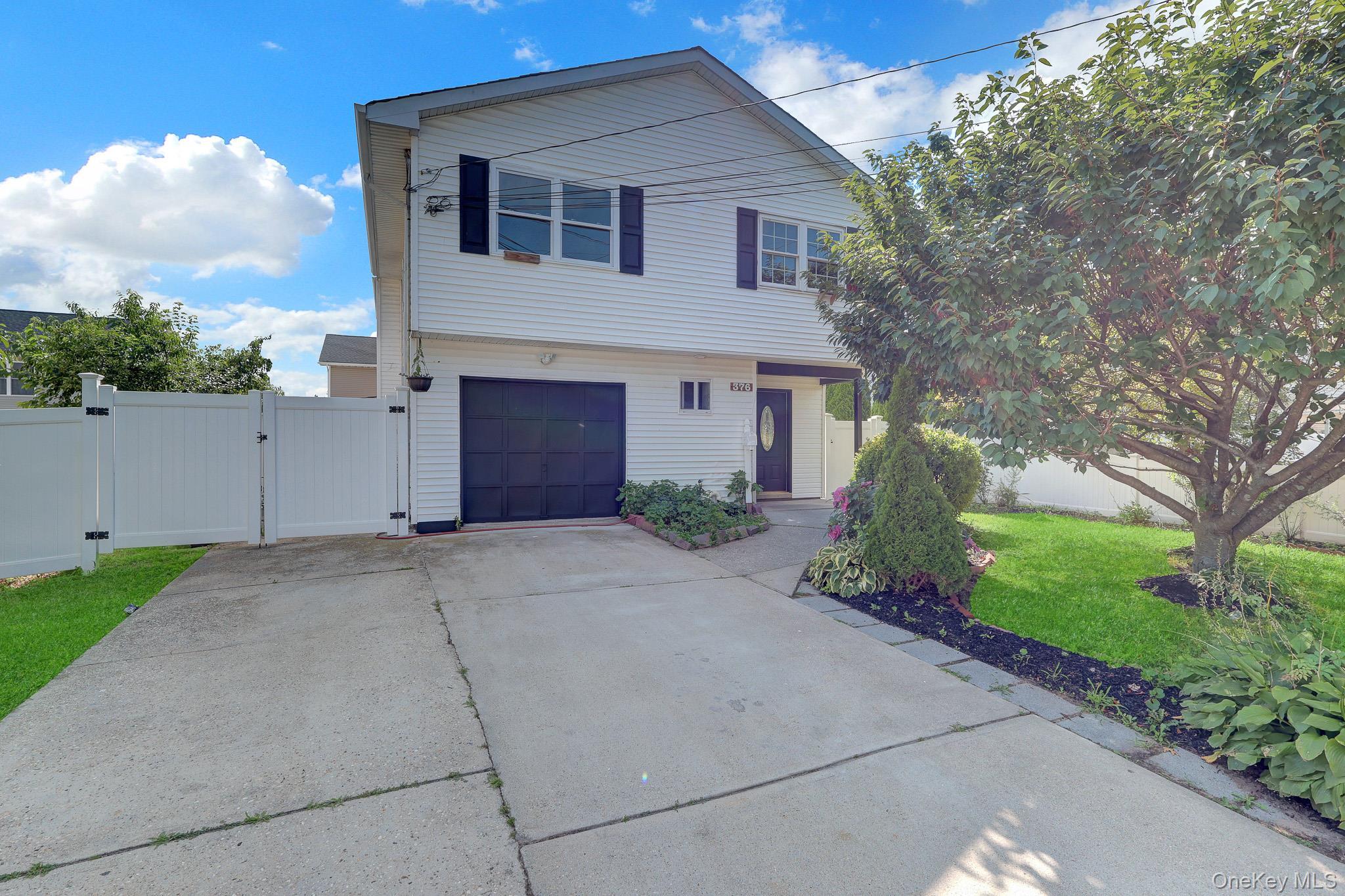 Single Family Ferraris Suffolk County, NY 11726, MLS-1036658-3