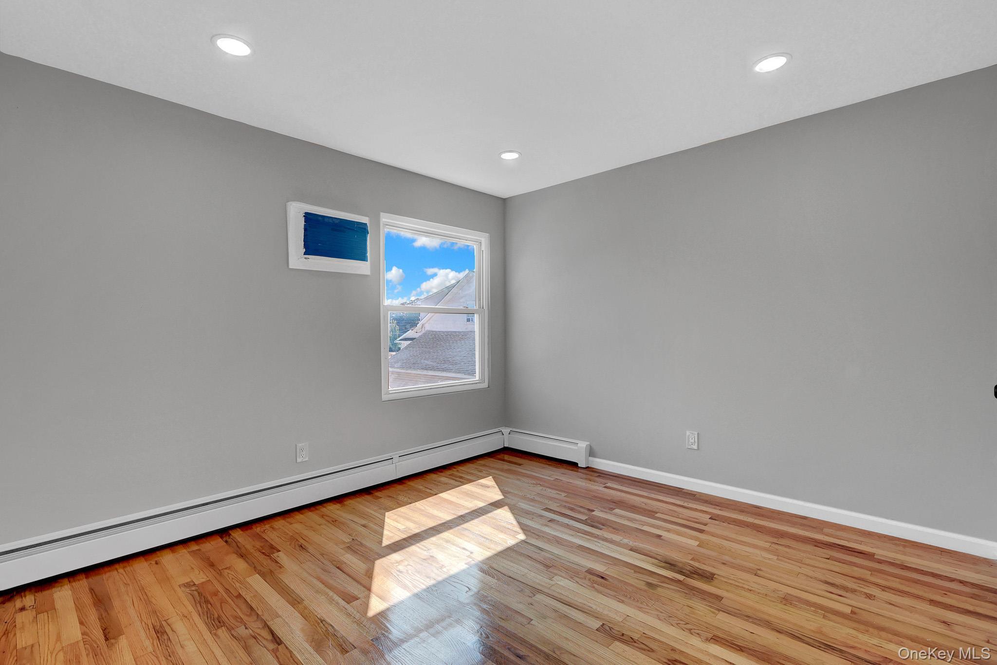 Single Family Ferraris Suffolk County, NY 11726, MLS-1036658-32
