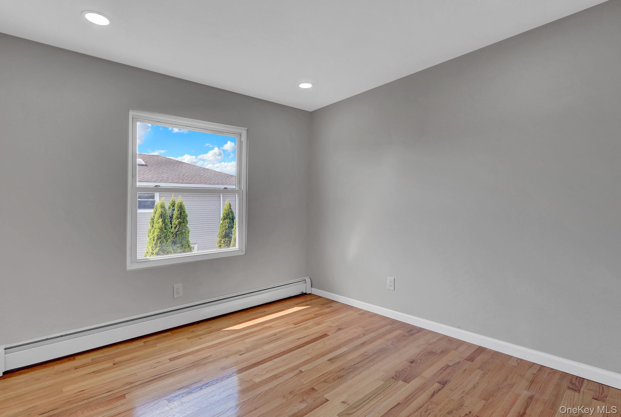Single Family Ferraris  Suffolk County, NY 11726, MLS-1036658-34