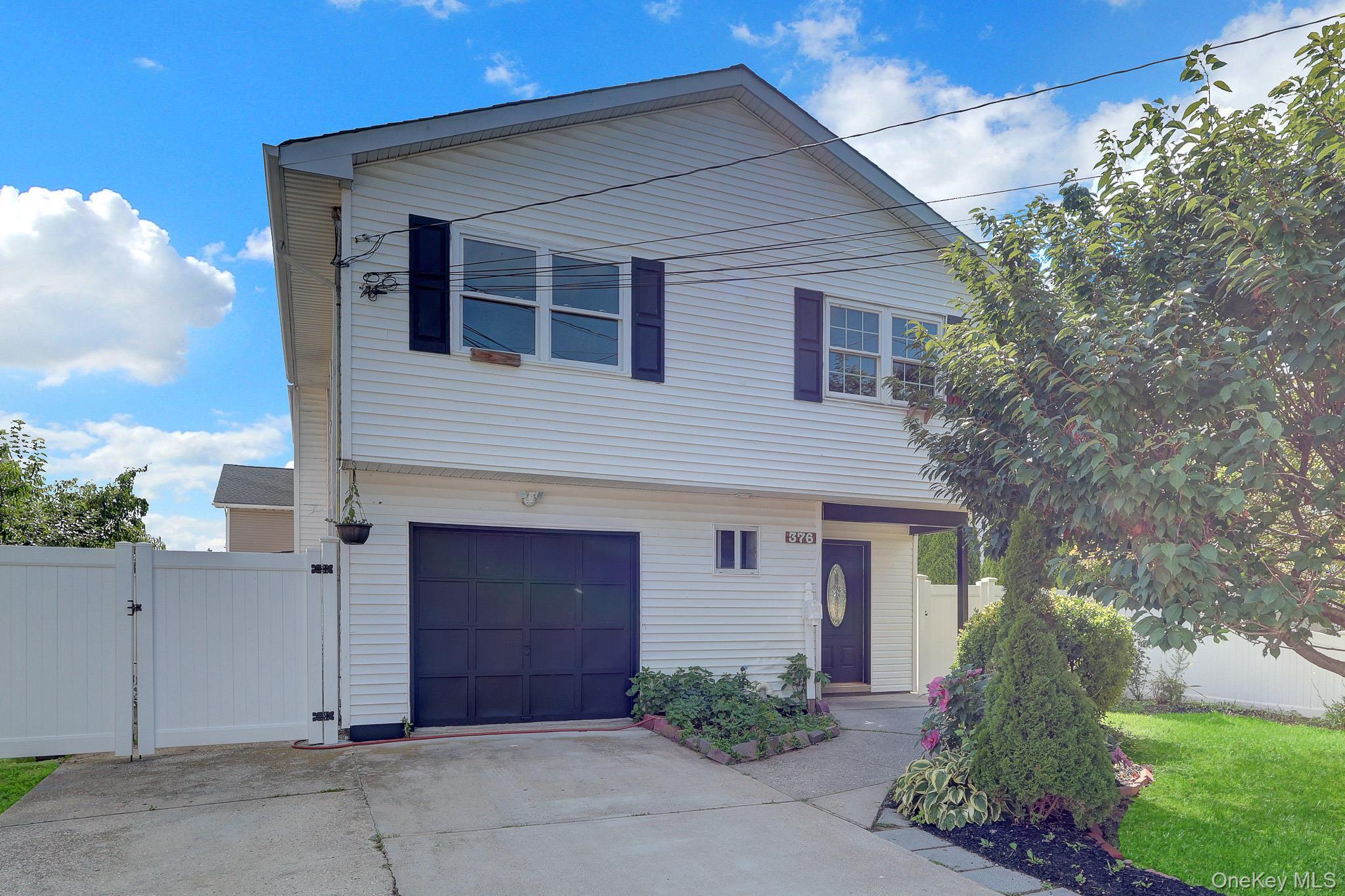 Single Family Ferraris Suffolk County, NY 11726, MLS-1036658-4