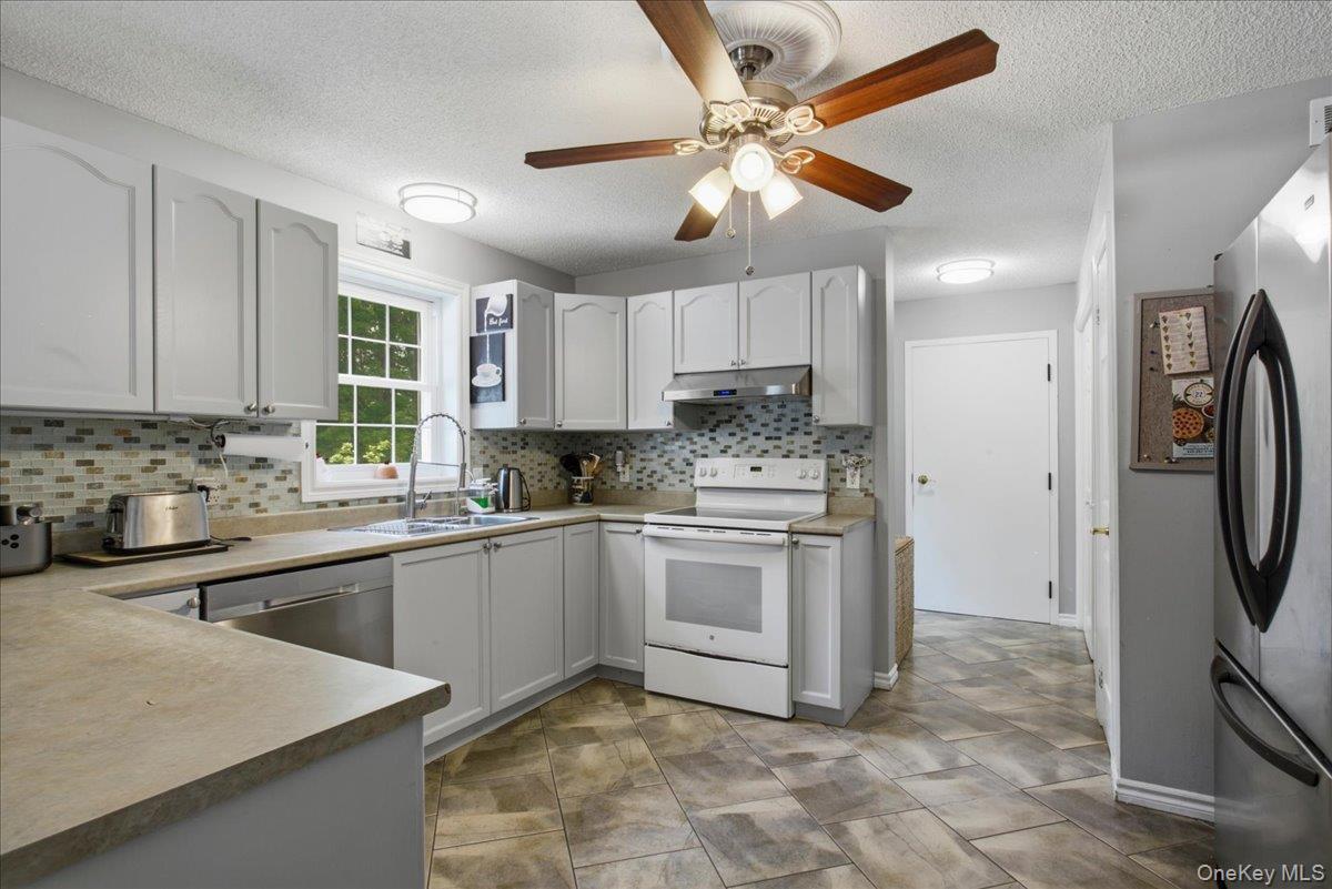 Single Family Hillside Avenue Dutchess County, NY 12594, MLS-1036661-16