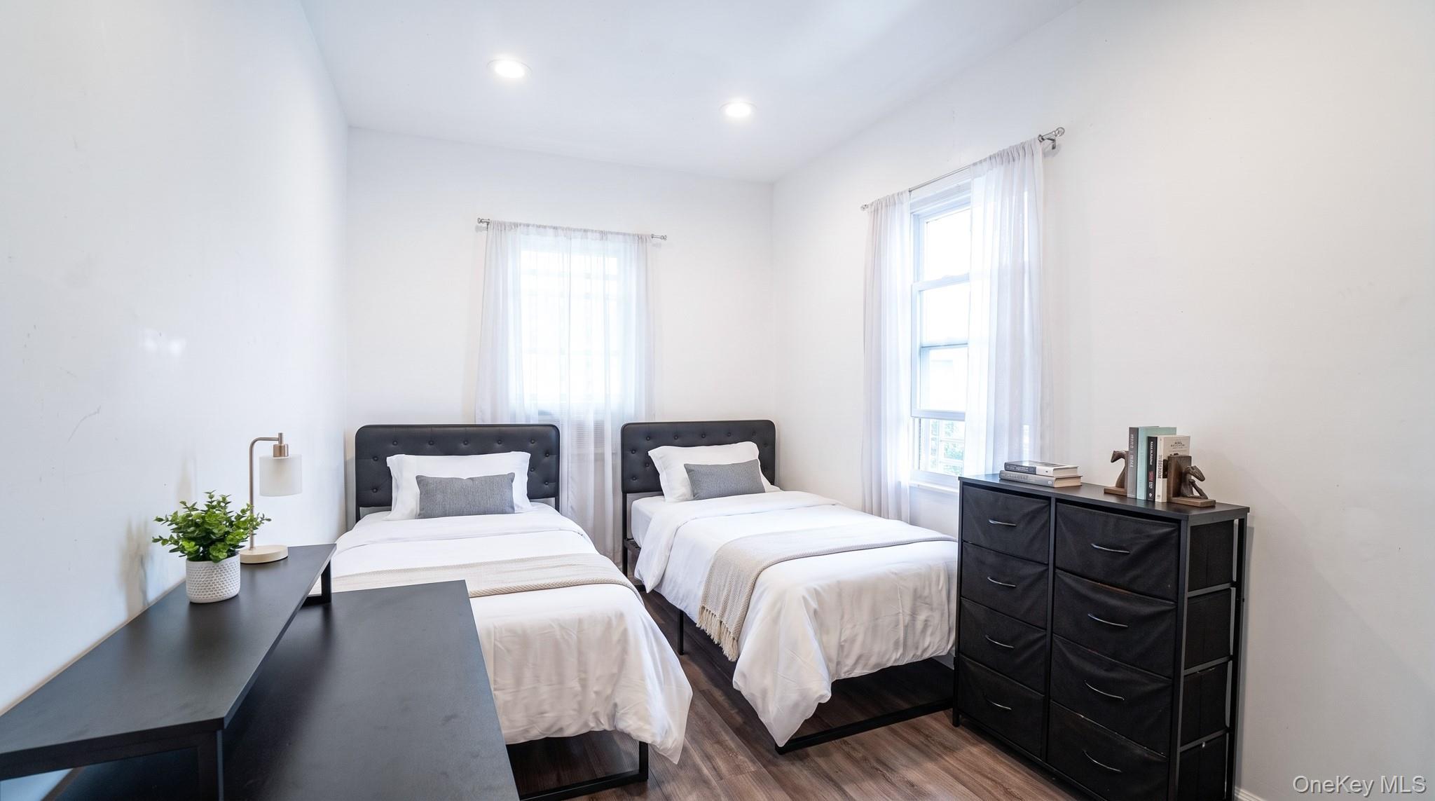Single Family Gouverneur Avenue Queens, NY 11692, MLS-1036683-9
