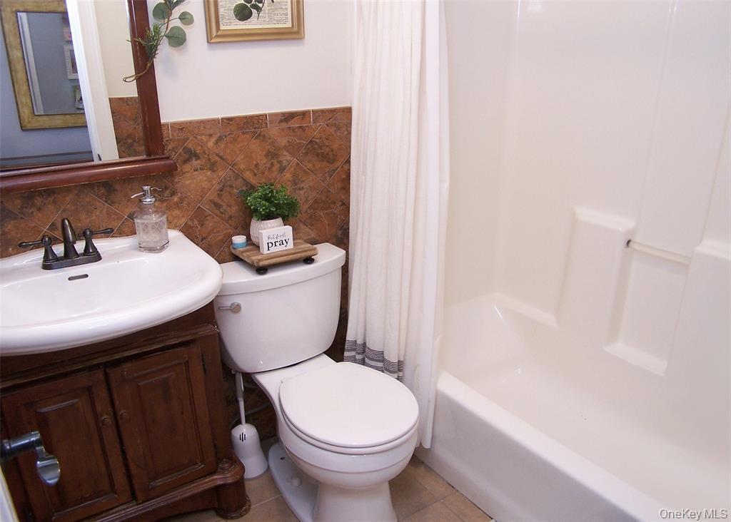 Single Family Doral Lane Suffolk County, NY 11980, MLS-1036687-21