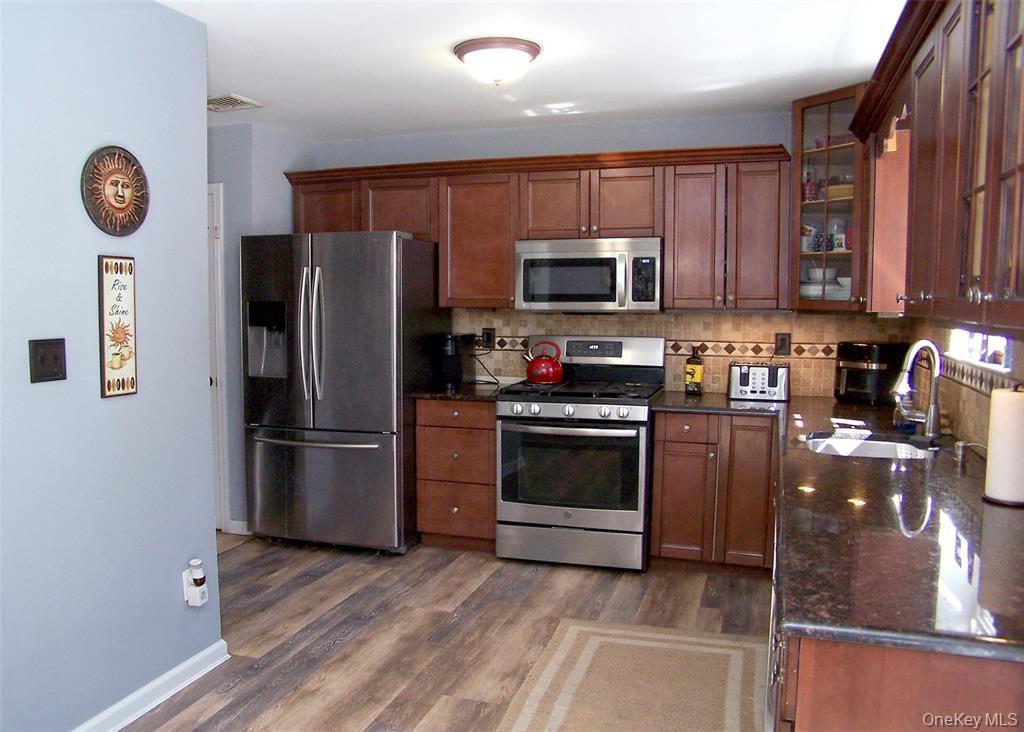 Single Family Doral Lane Suffolk County, NY 11980, MLS-1036687-7
