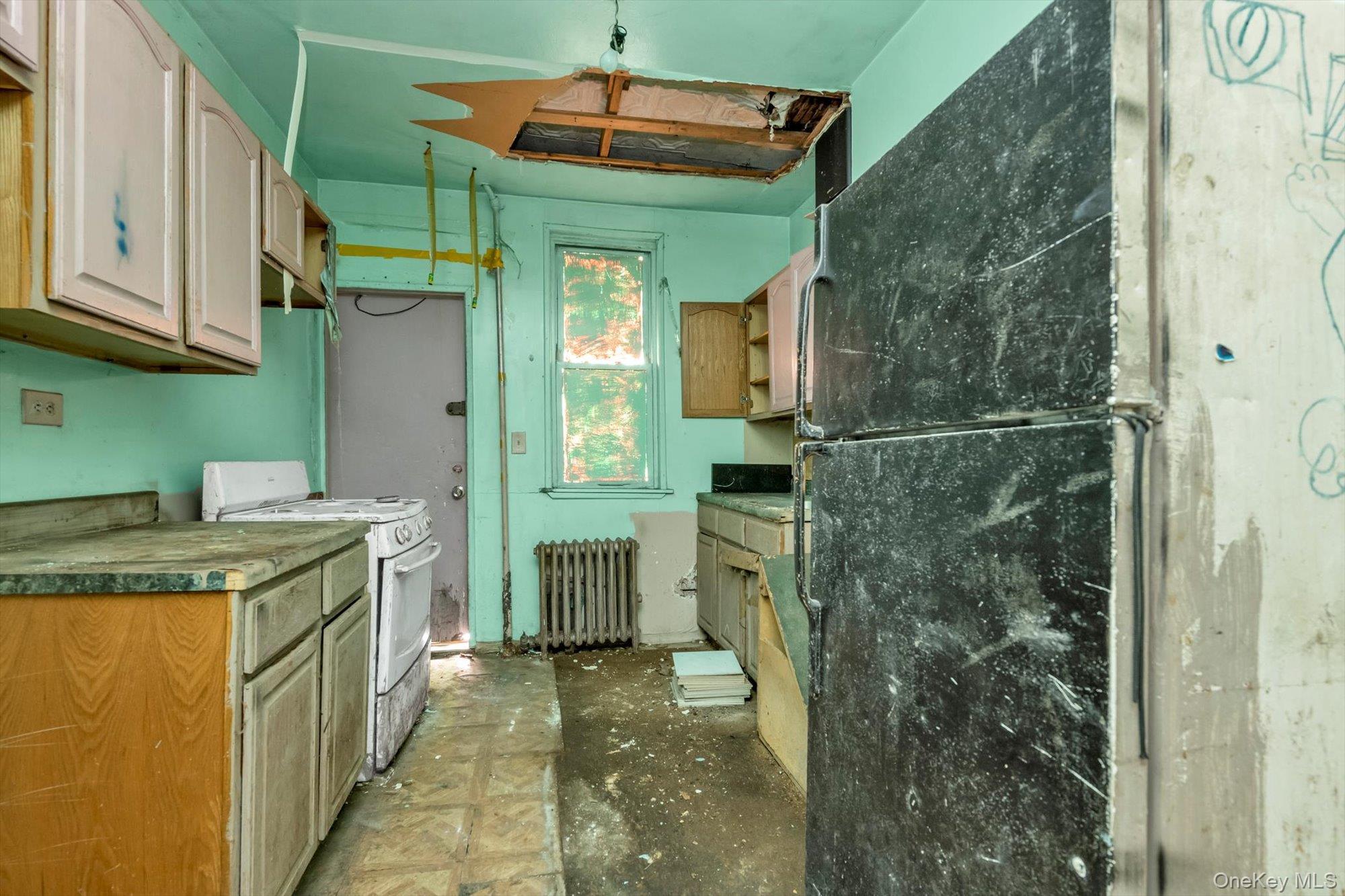 Single Family E Tremont Avenue  Bronx, NY 10460, MLS-1036719-9