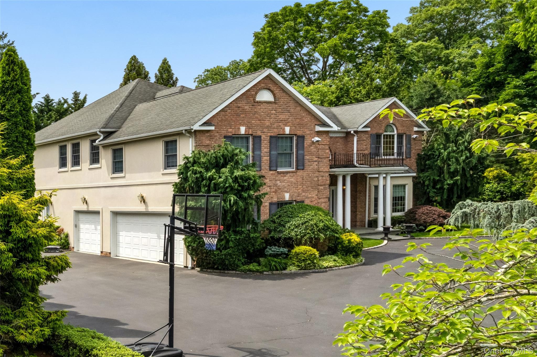 Single Family Eastwoods Court  Nassau County, NY 11576, MLS-1036733-3
