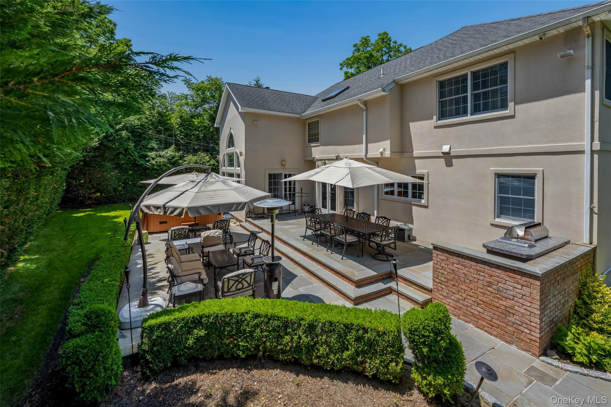 Single Family Eastwoods Court  Nassau County, NY 11576, MLS-1036733-5