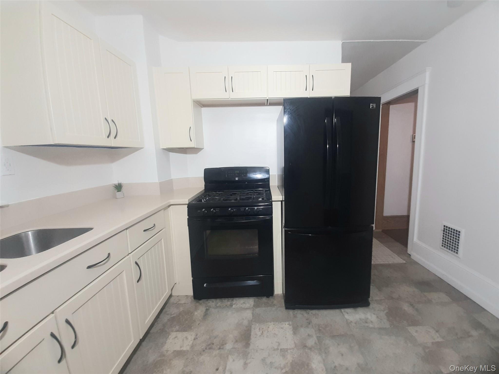 Single Family College Avenue Dutchess County, NY 12603, MLS-1036735-10