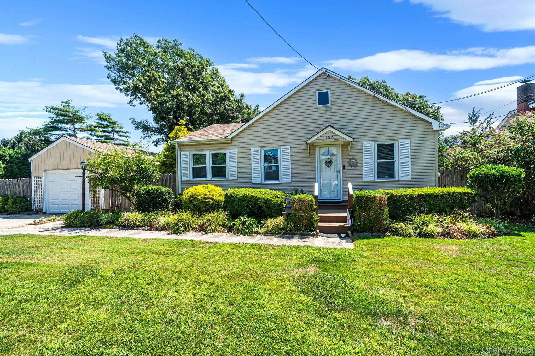 Single Family Clinton Avenue  Suffolk County, NY 11772, MLS-1036740-2