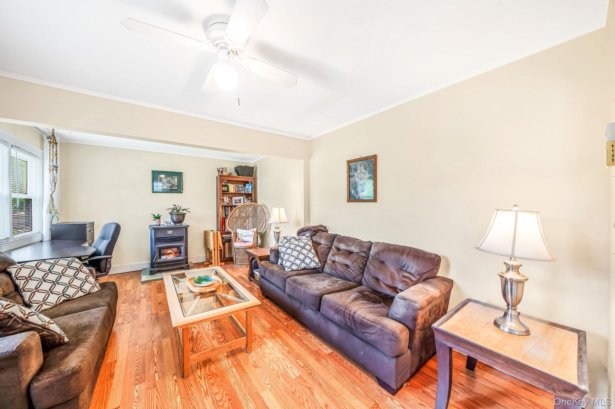 Single Family Clinton Avenue  Suffolk County, NY 11772, MLS-1036740-5