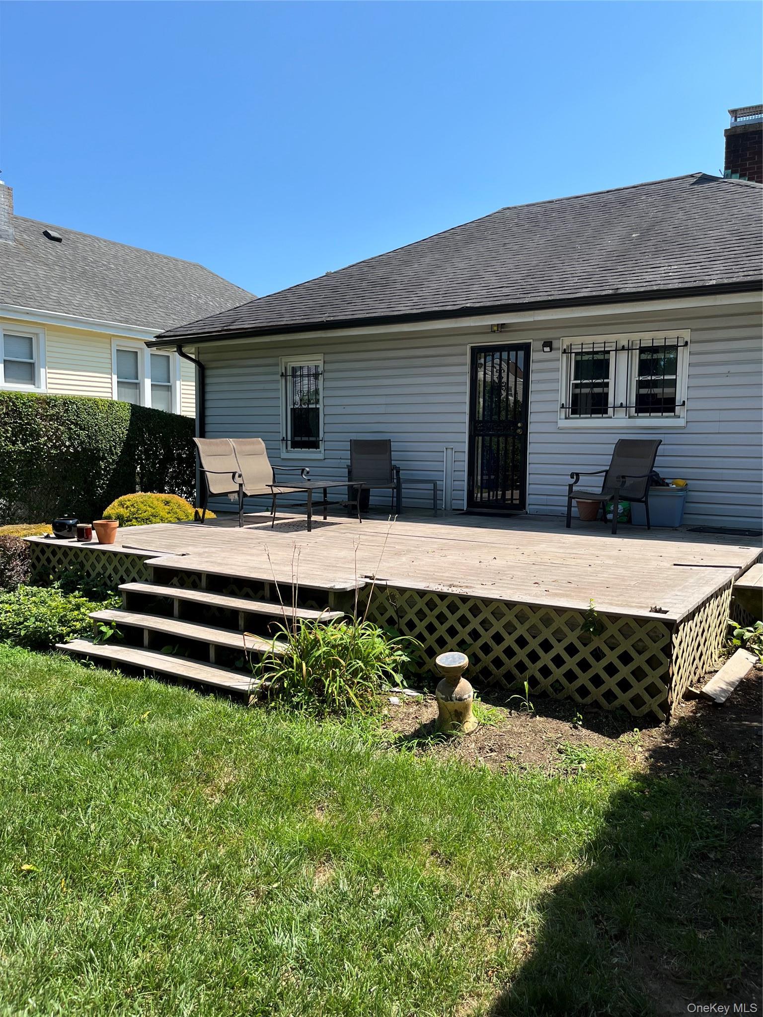 Single Family E Roosevelt Avenue Nassau County, NY 11575, MLS-1036743-20