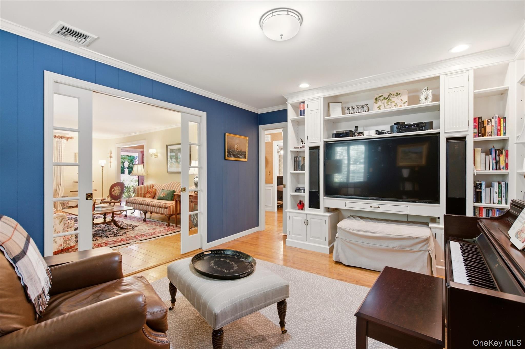 Single Family Private Road Suffolk County, NY 11743, MLS-1036800-10