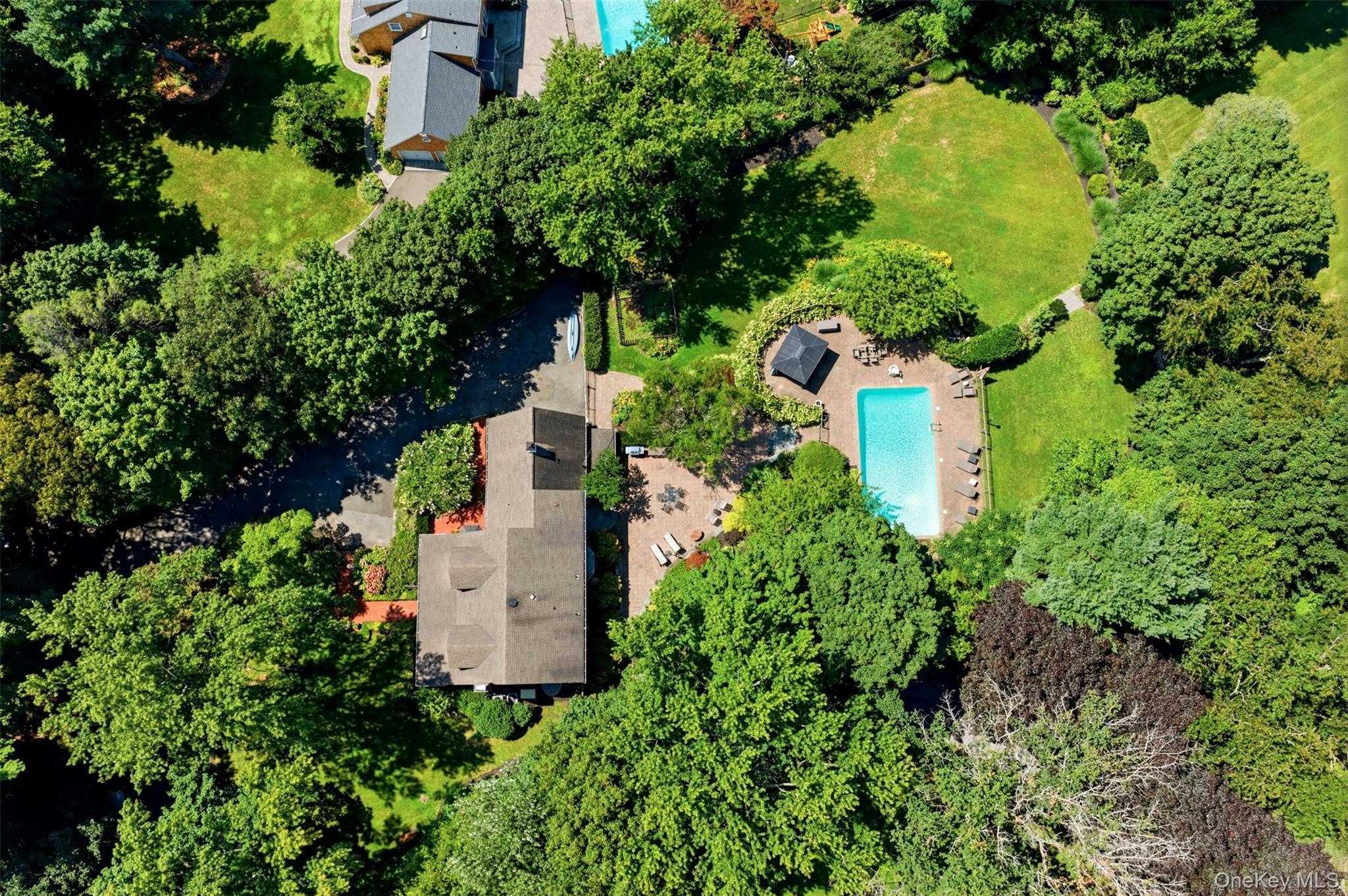 Single Family Private Road Suffolk County, NY 11743, MLS-1036800-46