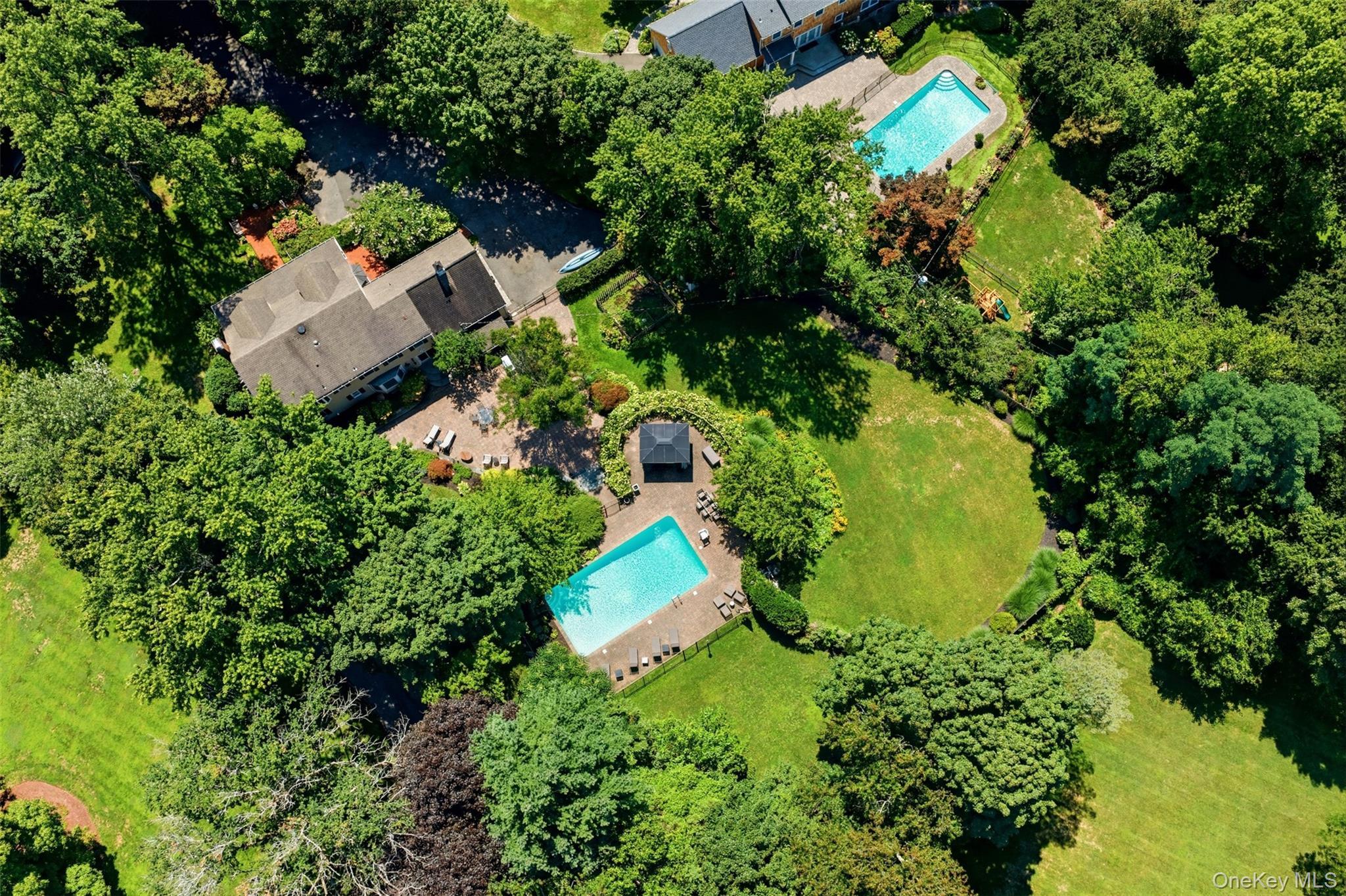 Single Family Private Road Suffolk County, NY 11743, MLS-1036800-47
