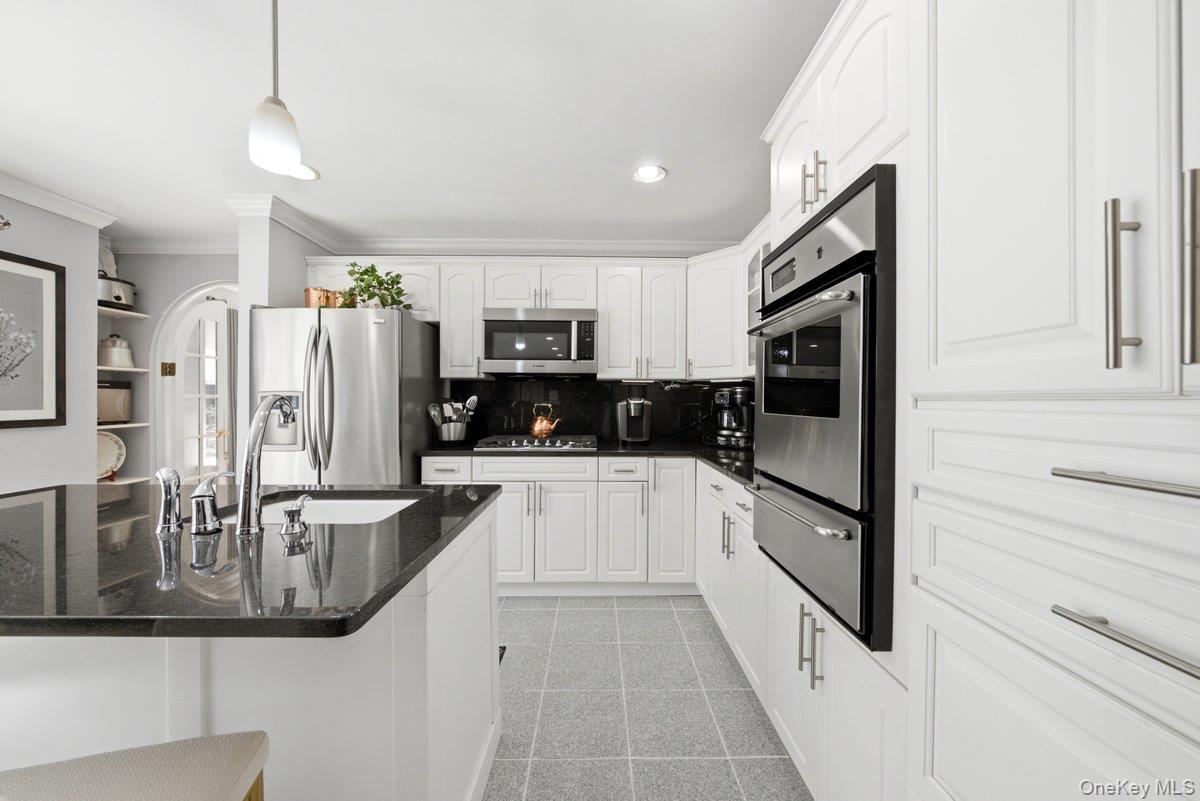 Single Family Newport Road Westchester County, NY 10710, MLS-1036801-11