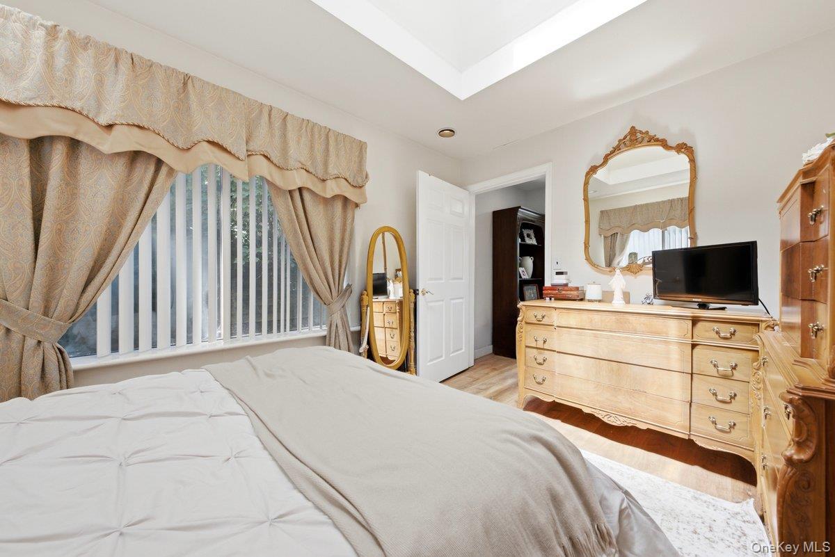 Single Family Newport Road Westchester County, NY 10710, MLS-1036801-26