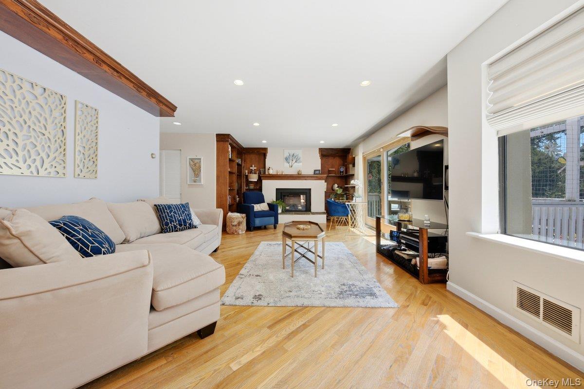 Single Family Newport Road Westchester County, NY 10710, MLS-1036801-29