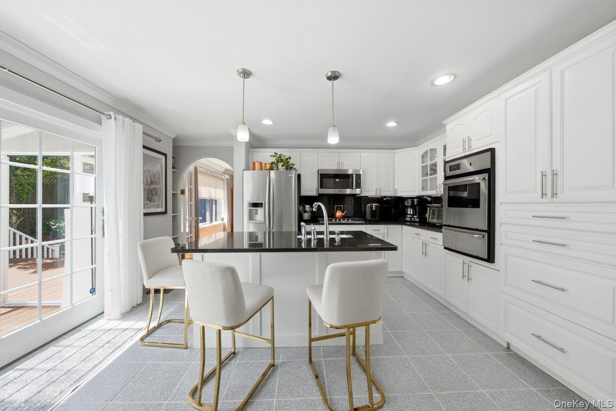 Single Family Newport Road Westchester County, NY 10710, MLS-1036801-8