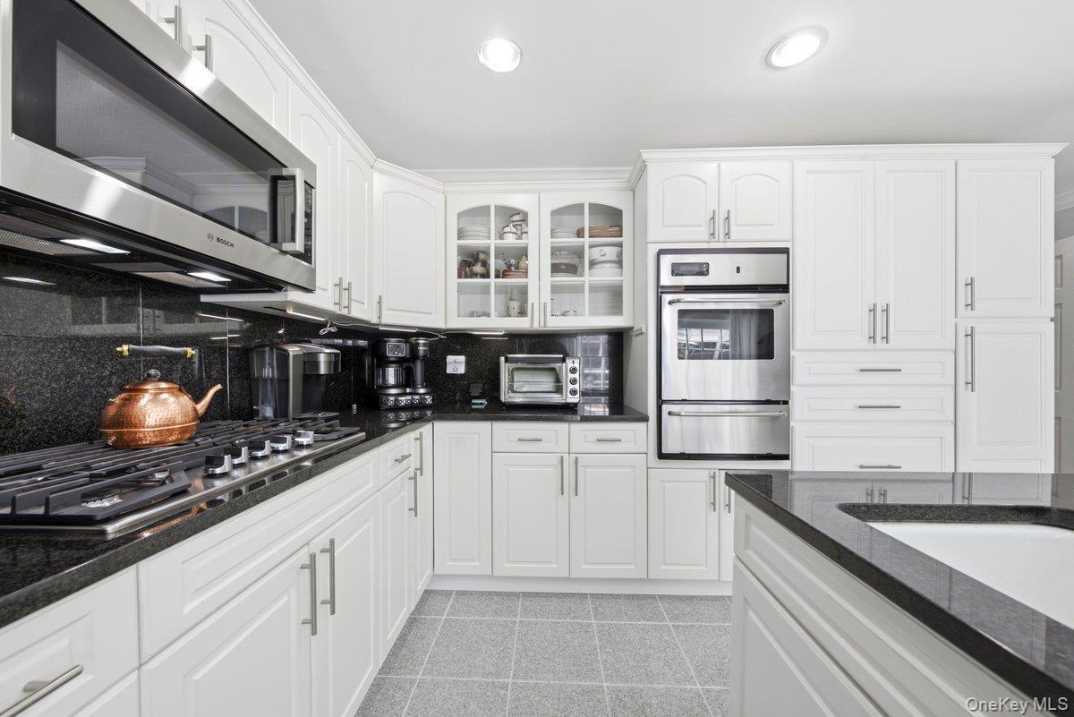 Single Family Newport Road Westchester County, NY 10710, MLS-1036801-9
