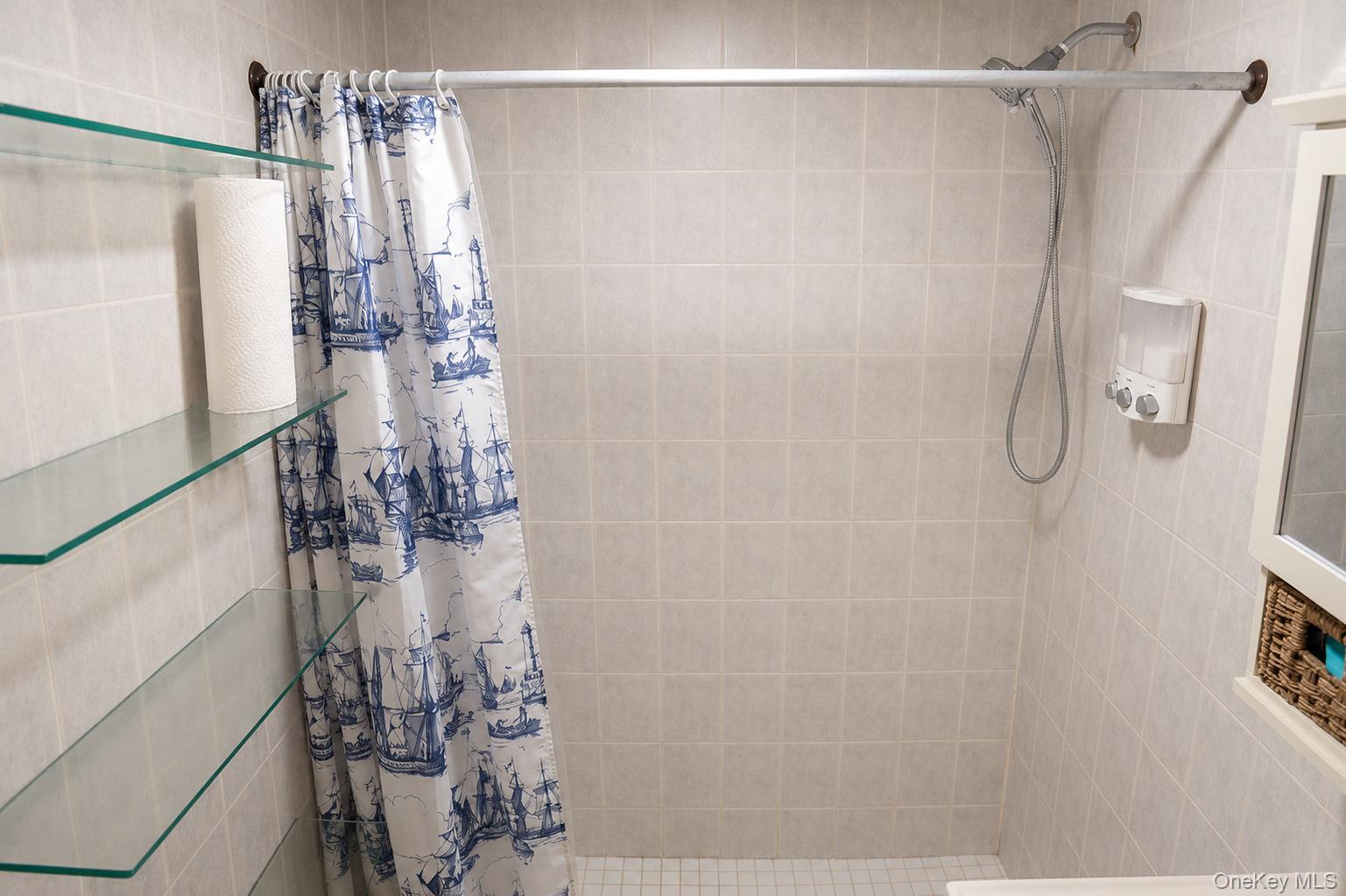 Single Family Beaumont Avenue  Bronx, NY 10458, MLS-1036808-11