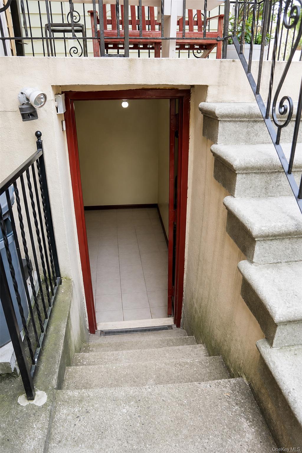 Single Family Beaumont Avenue  Bronx, NY 10458, MLS-1036808-13